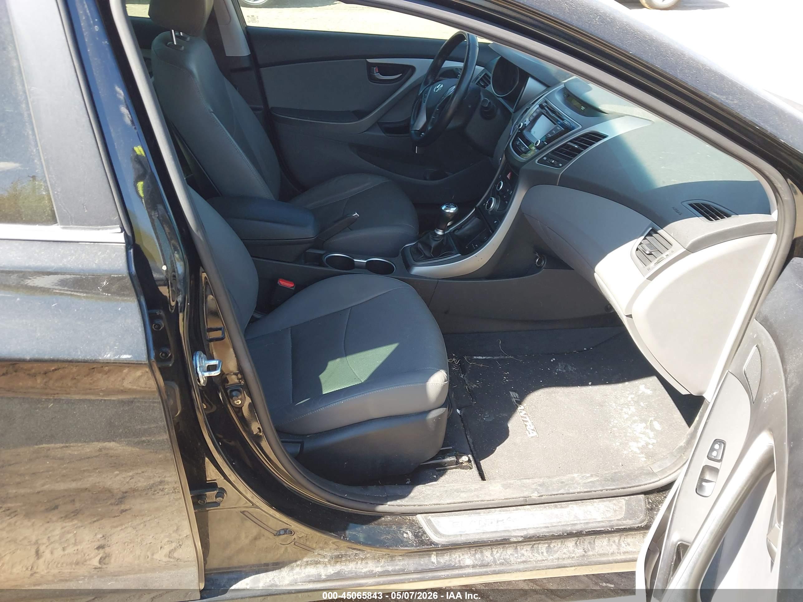 HYUNDAI ELANTRA image 5