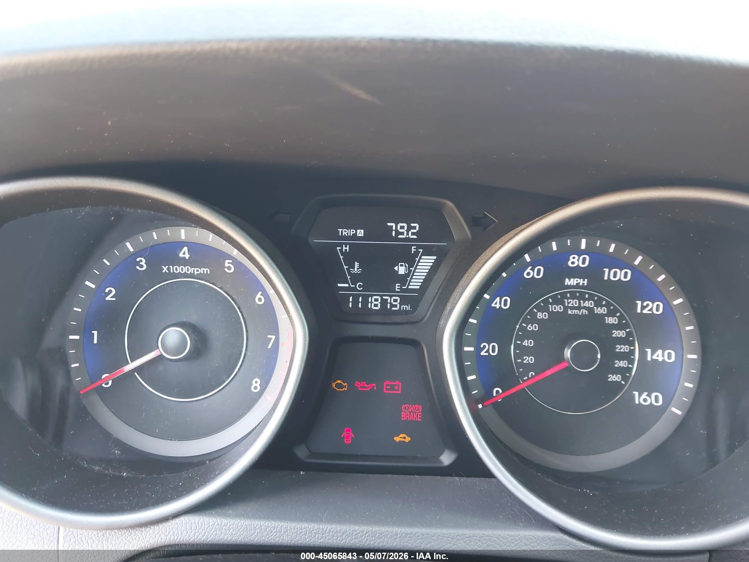 HYUNDAI ELANTRA image 7