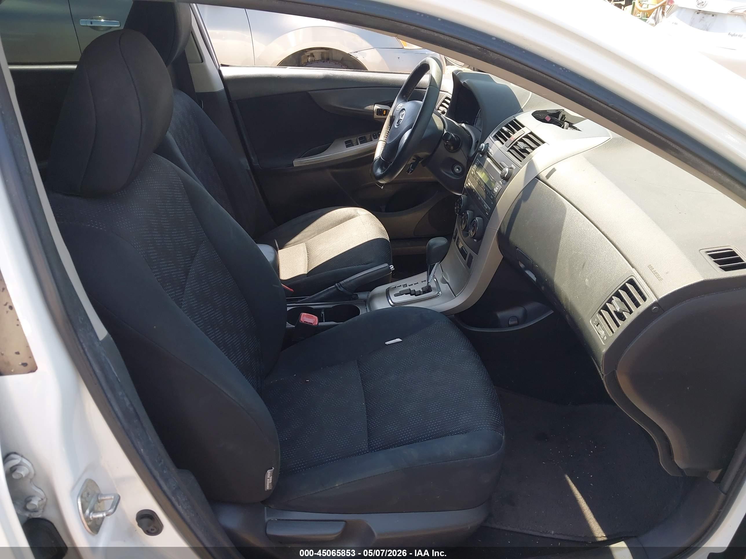 TOYOTA COROLLA image 5