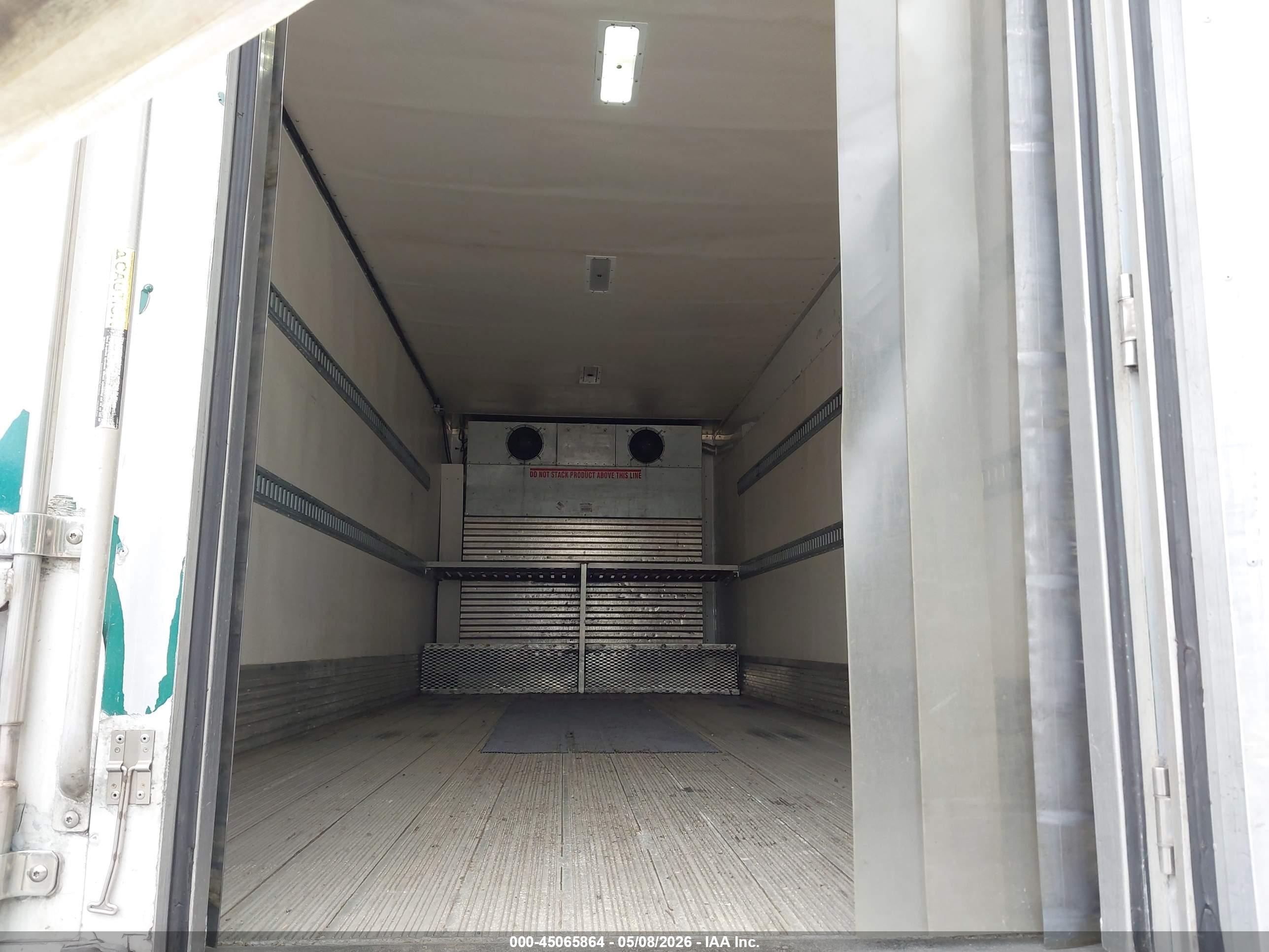 FREIGHTLINER M2 image 7