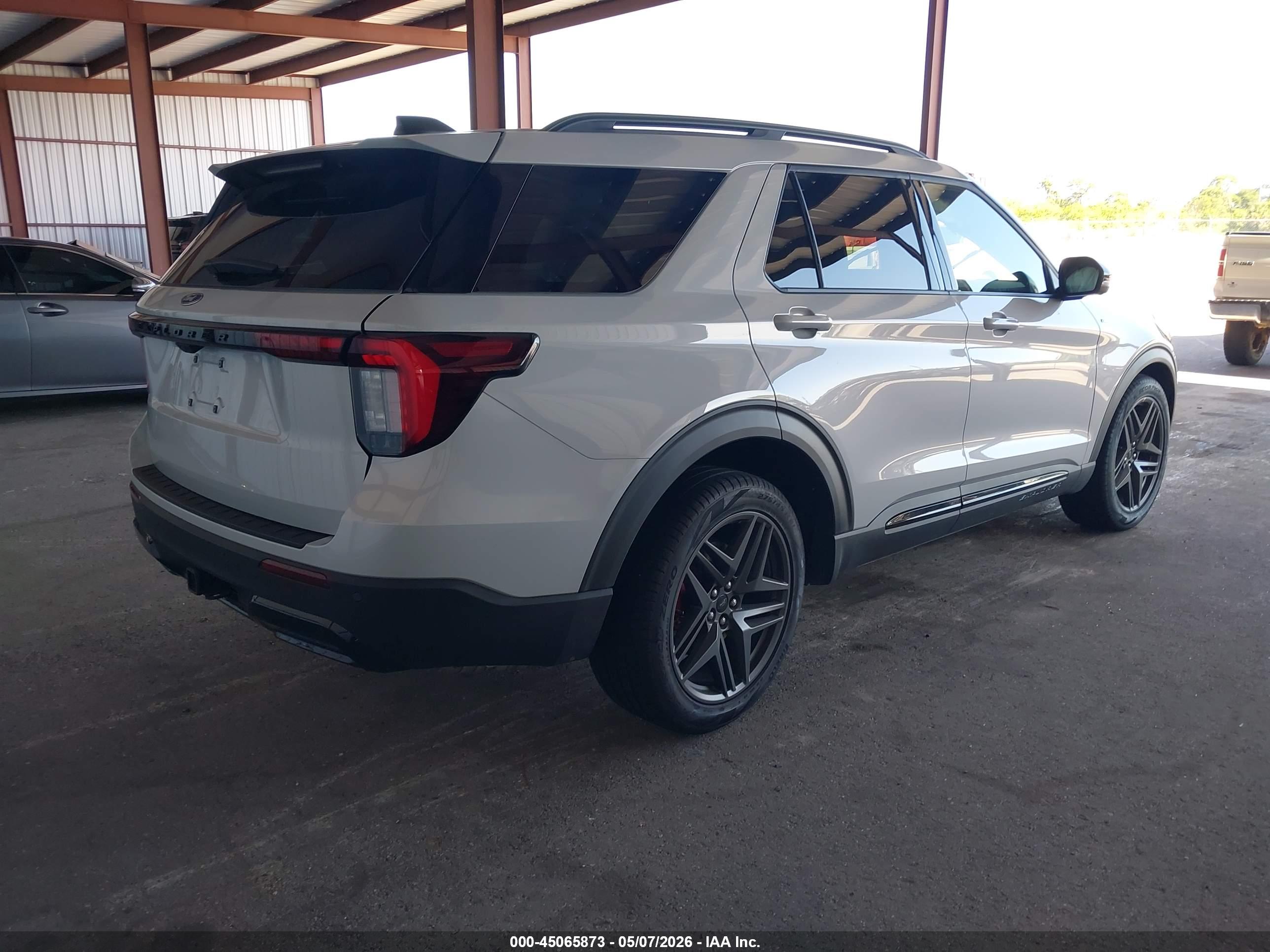 FORD EXPLORER image 4