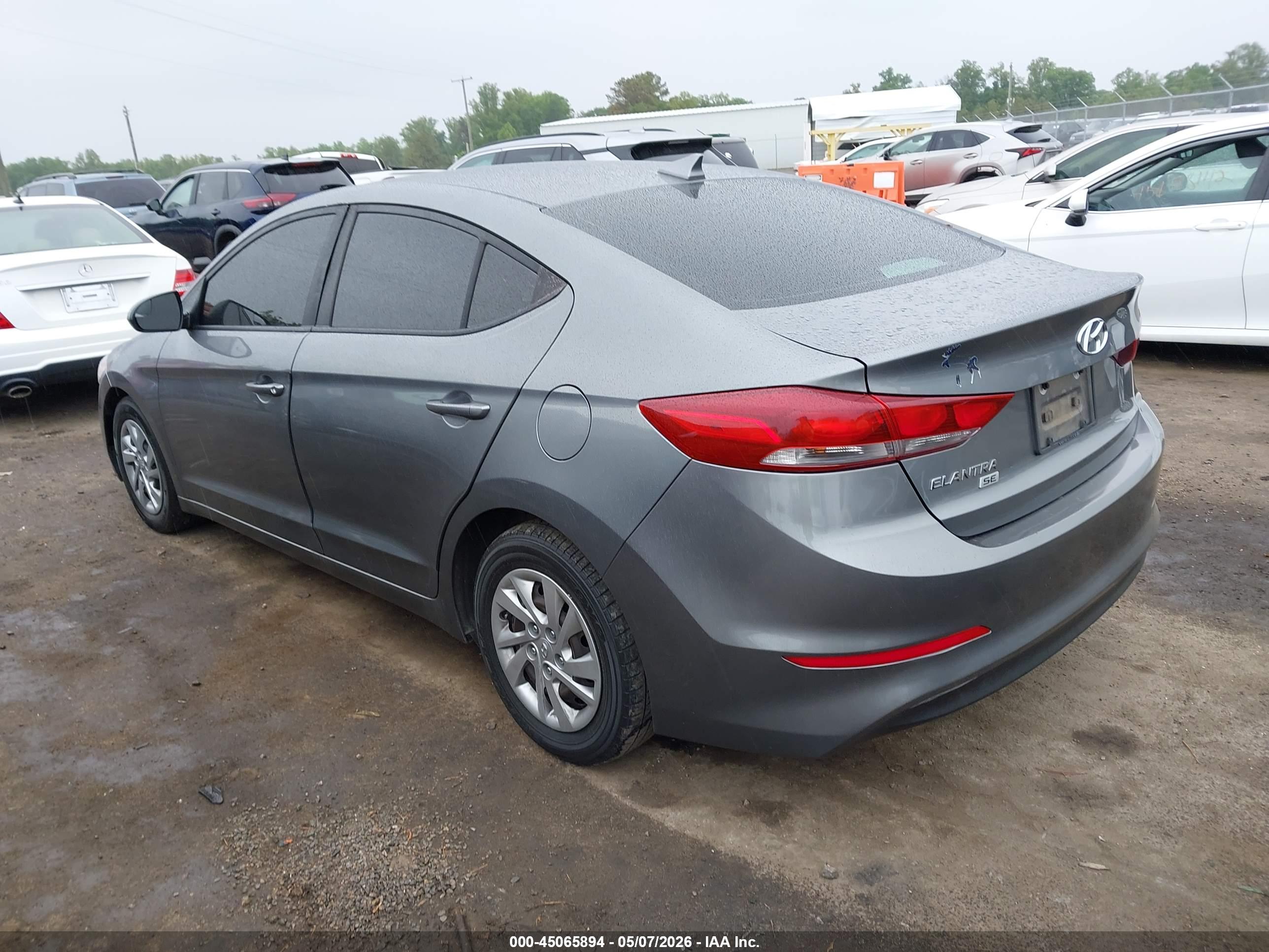 HYUNDAI ELANTRA image 3