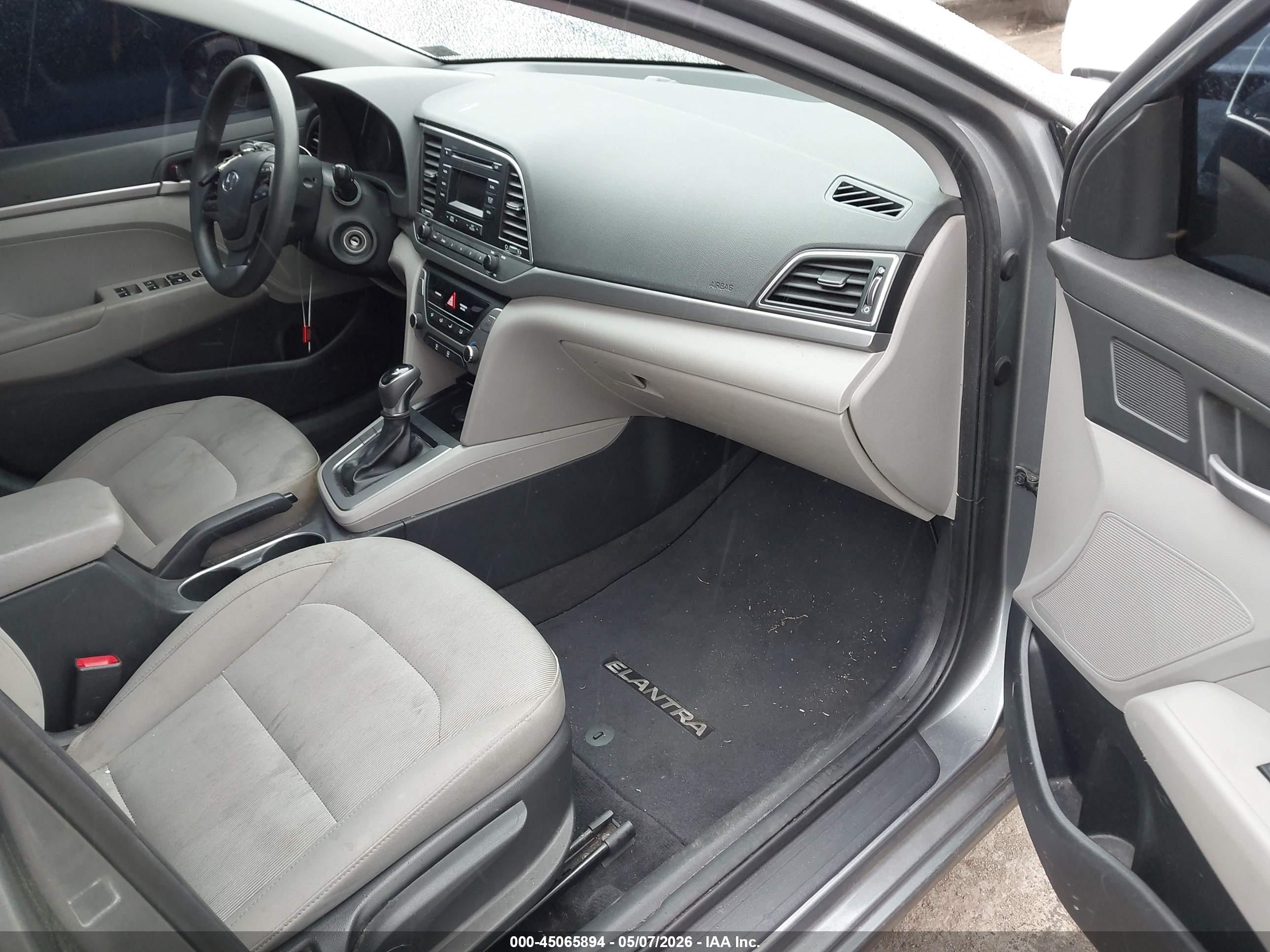 HYUNDAI ELANTRA image 5