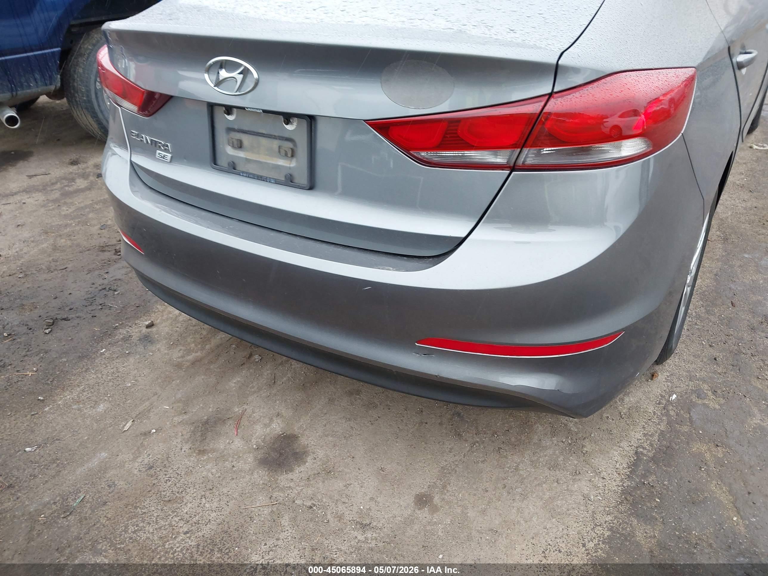 HYUNDAI ELANTRA image 6