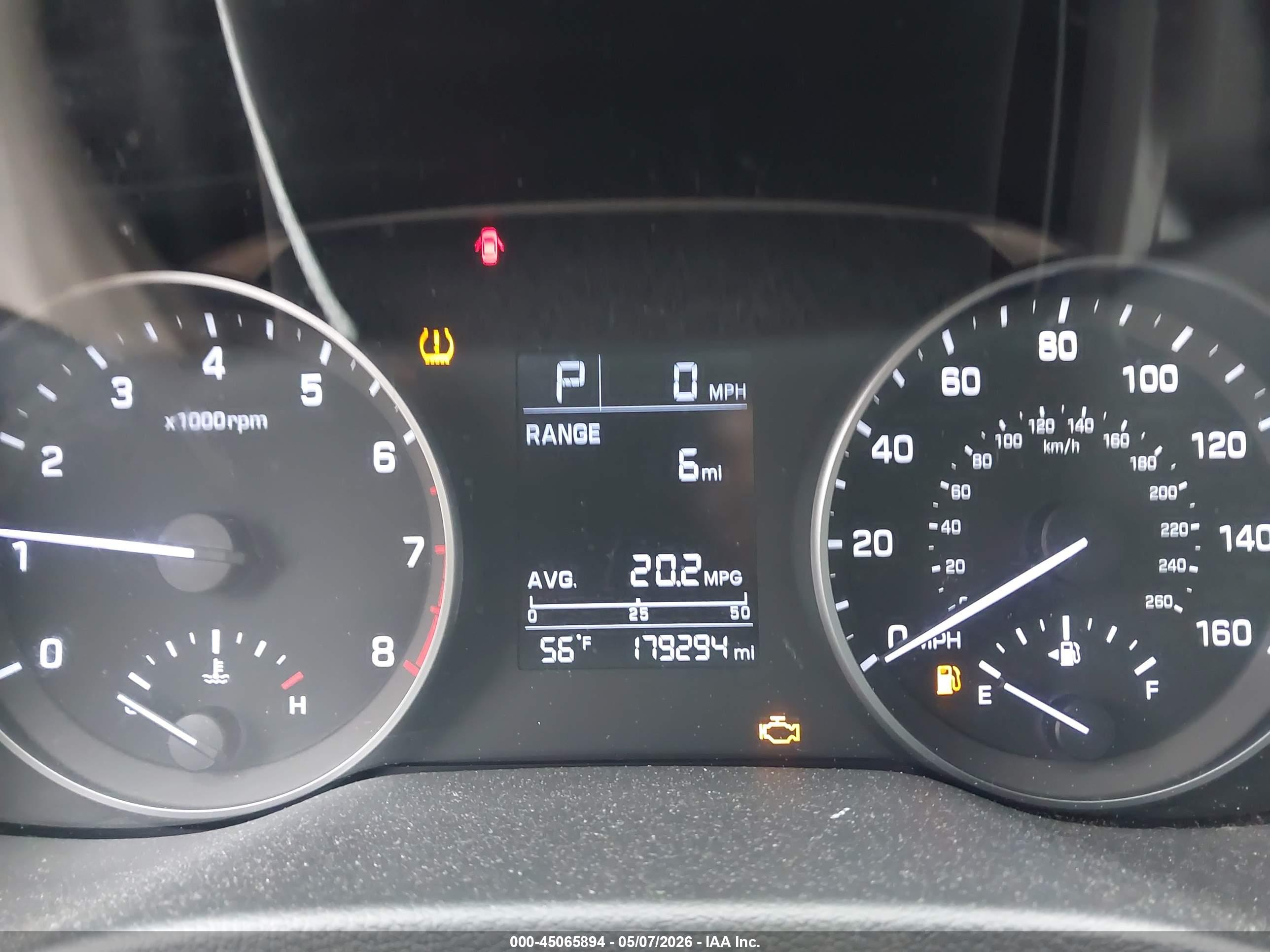 HYUNDAI ELANTRA image 7