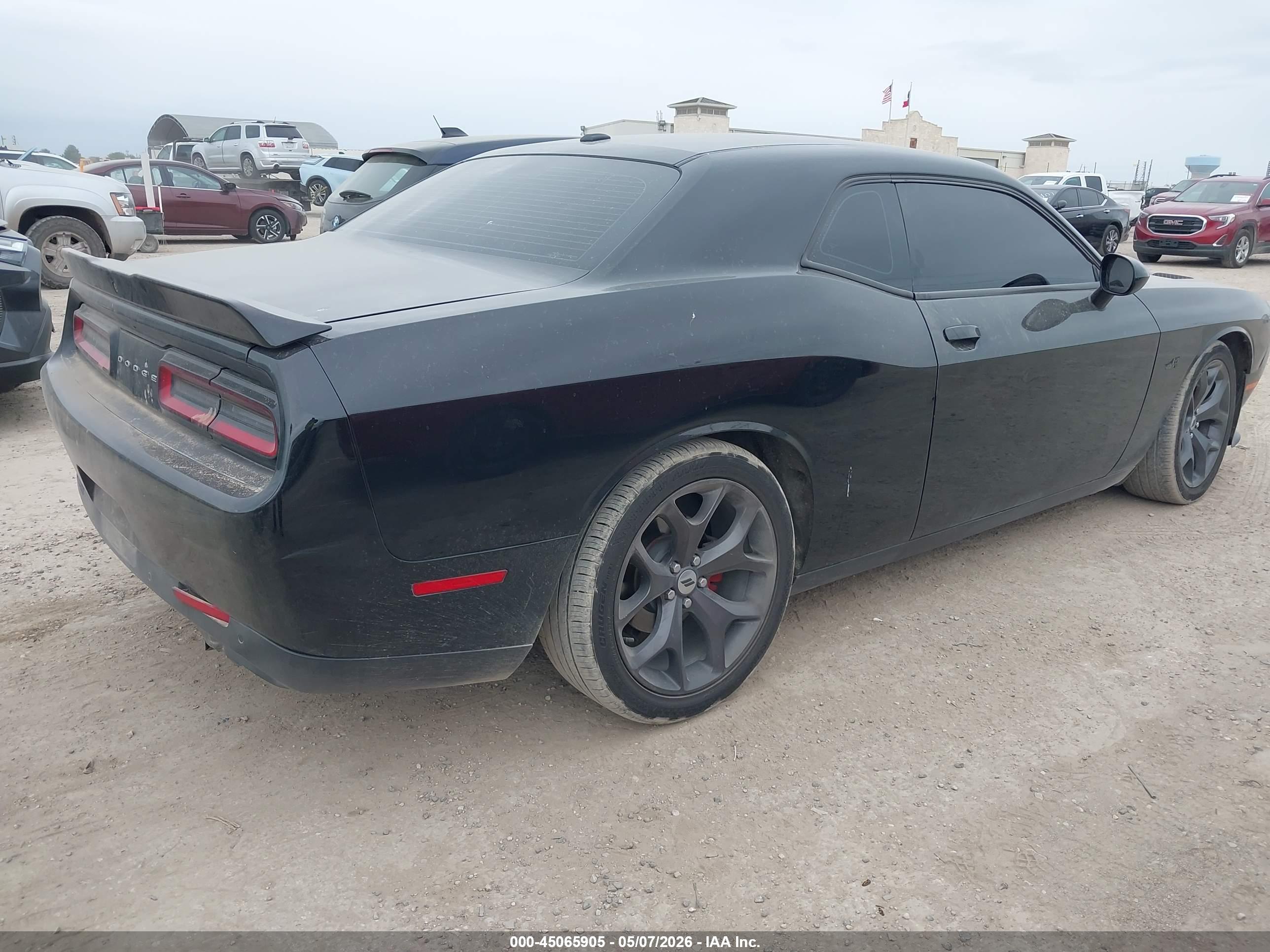 DODGE CHALLENGER image 4