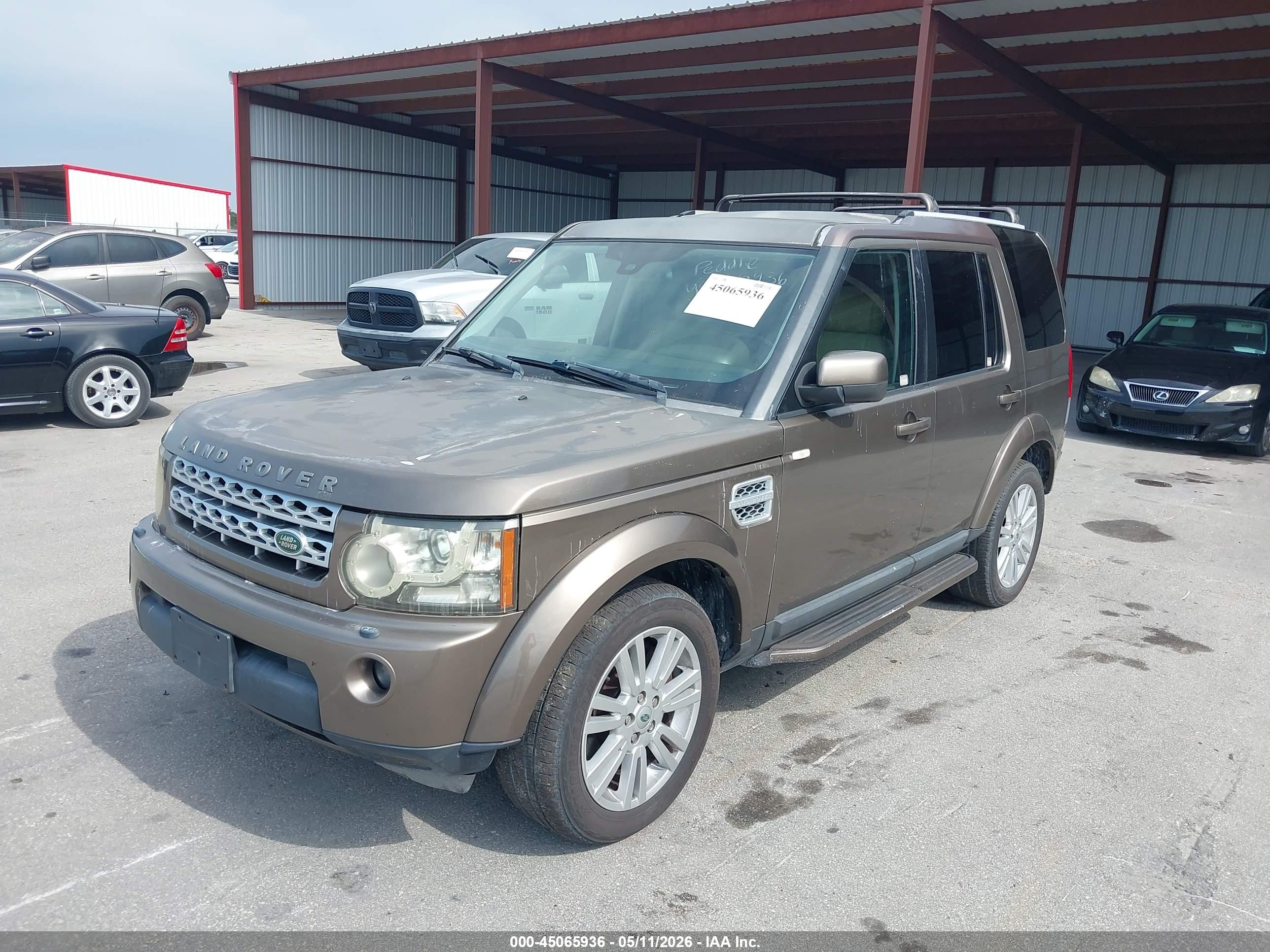 LAND ROVER image 2