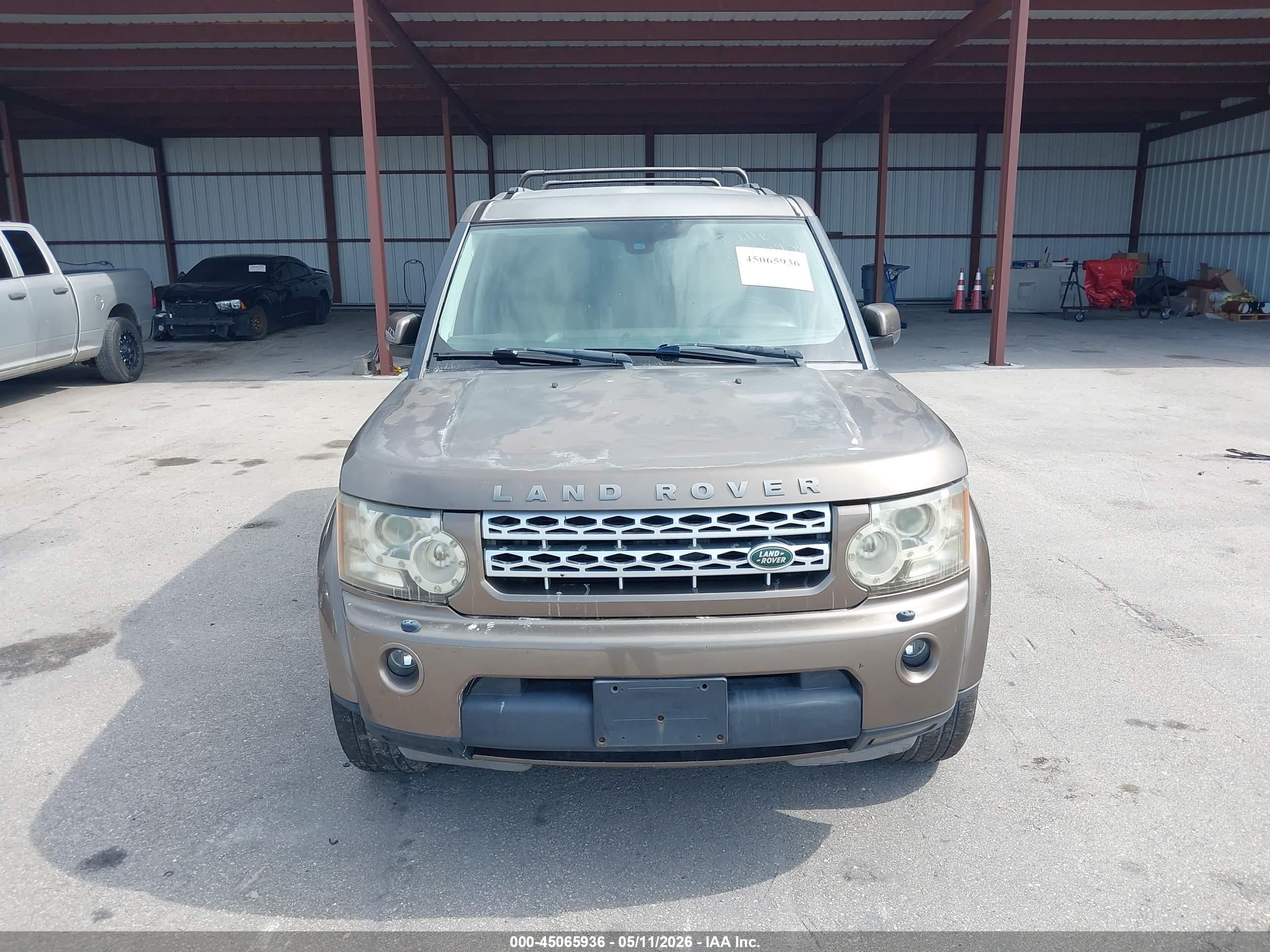 LAND ROVER image 6