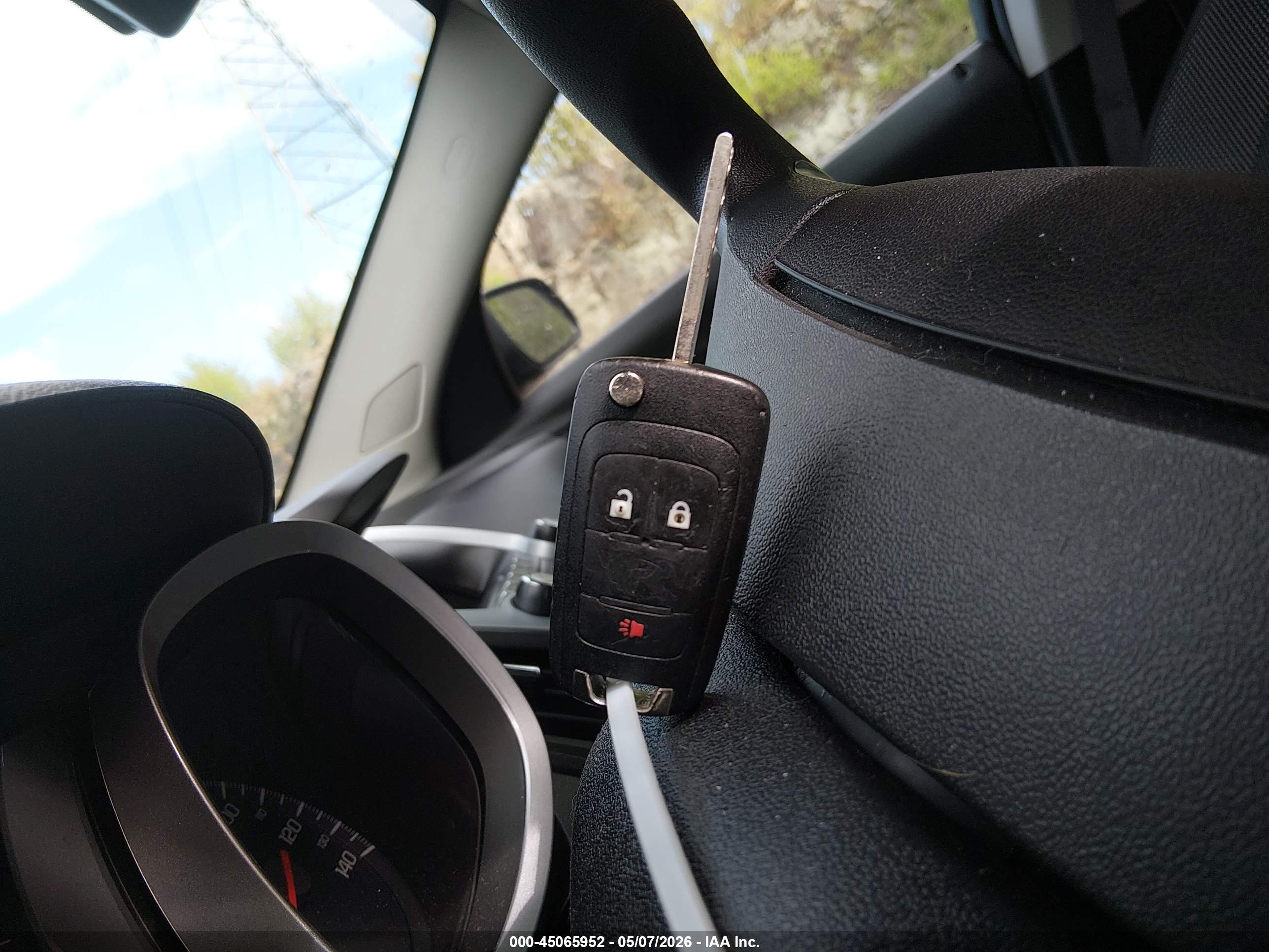 CHEVROLET EQUINOX image 11