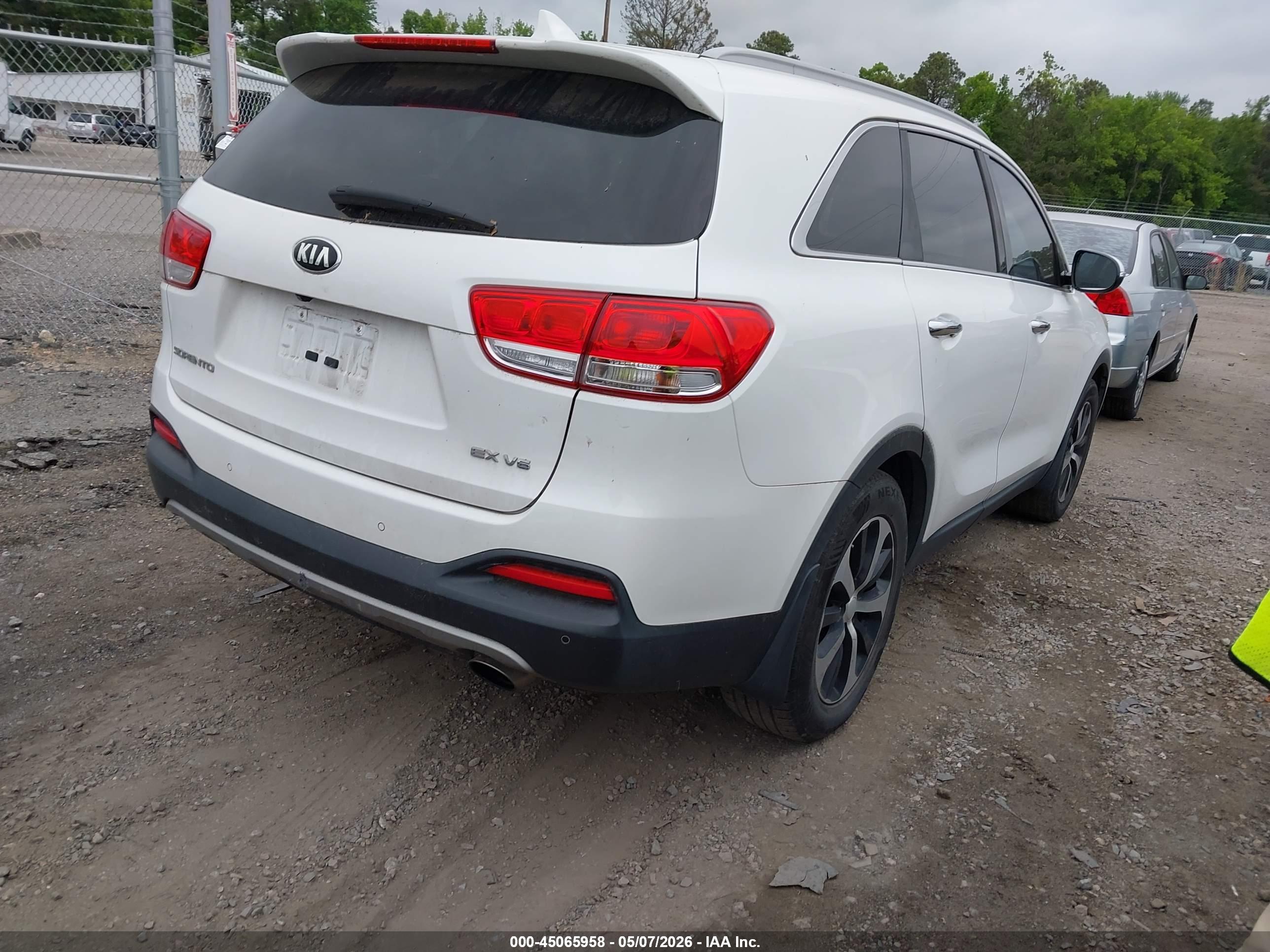 KIA SORENTO image 4