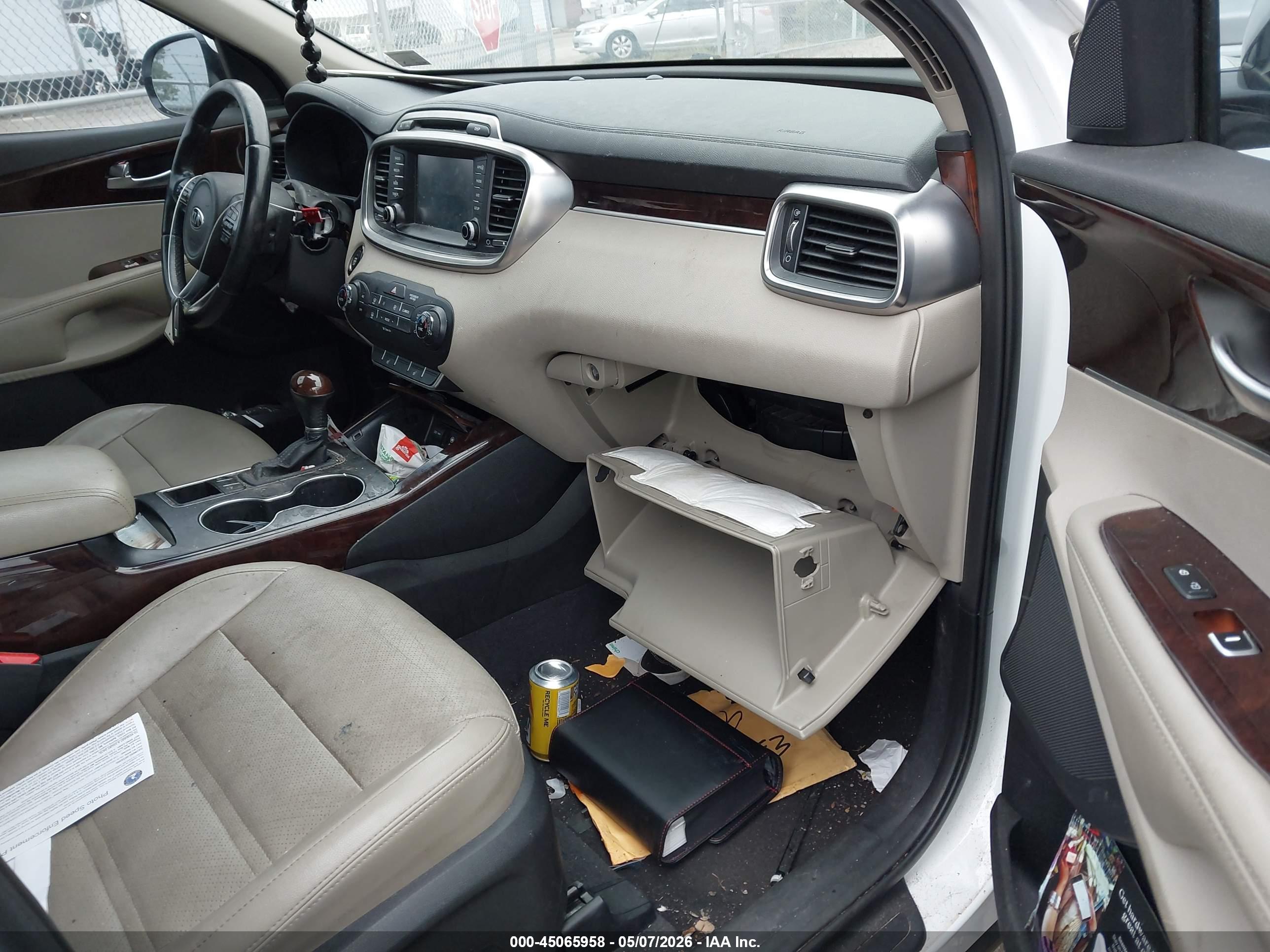 KIA SORENTO image 5