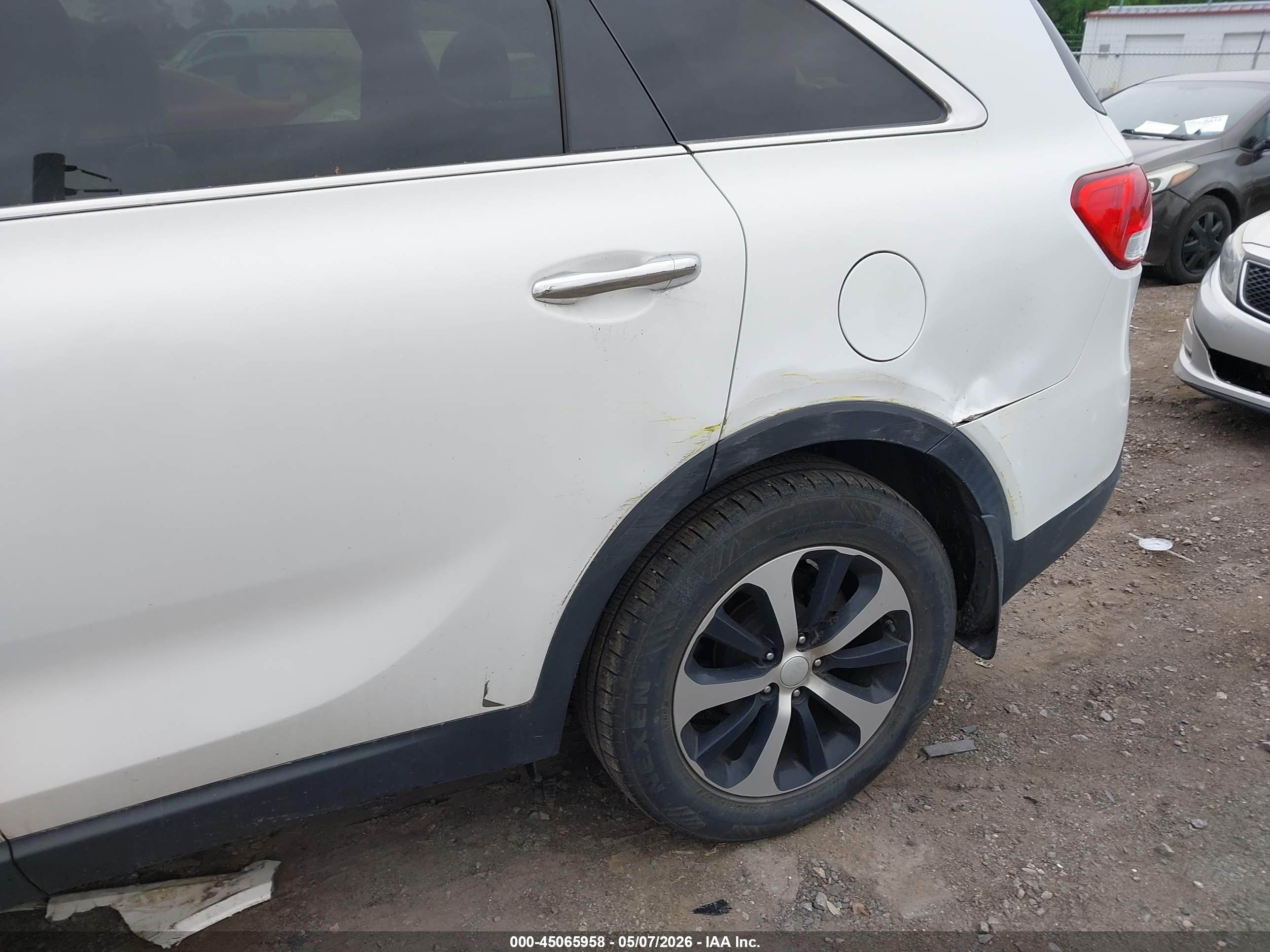 KIA SORENTO image 6