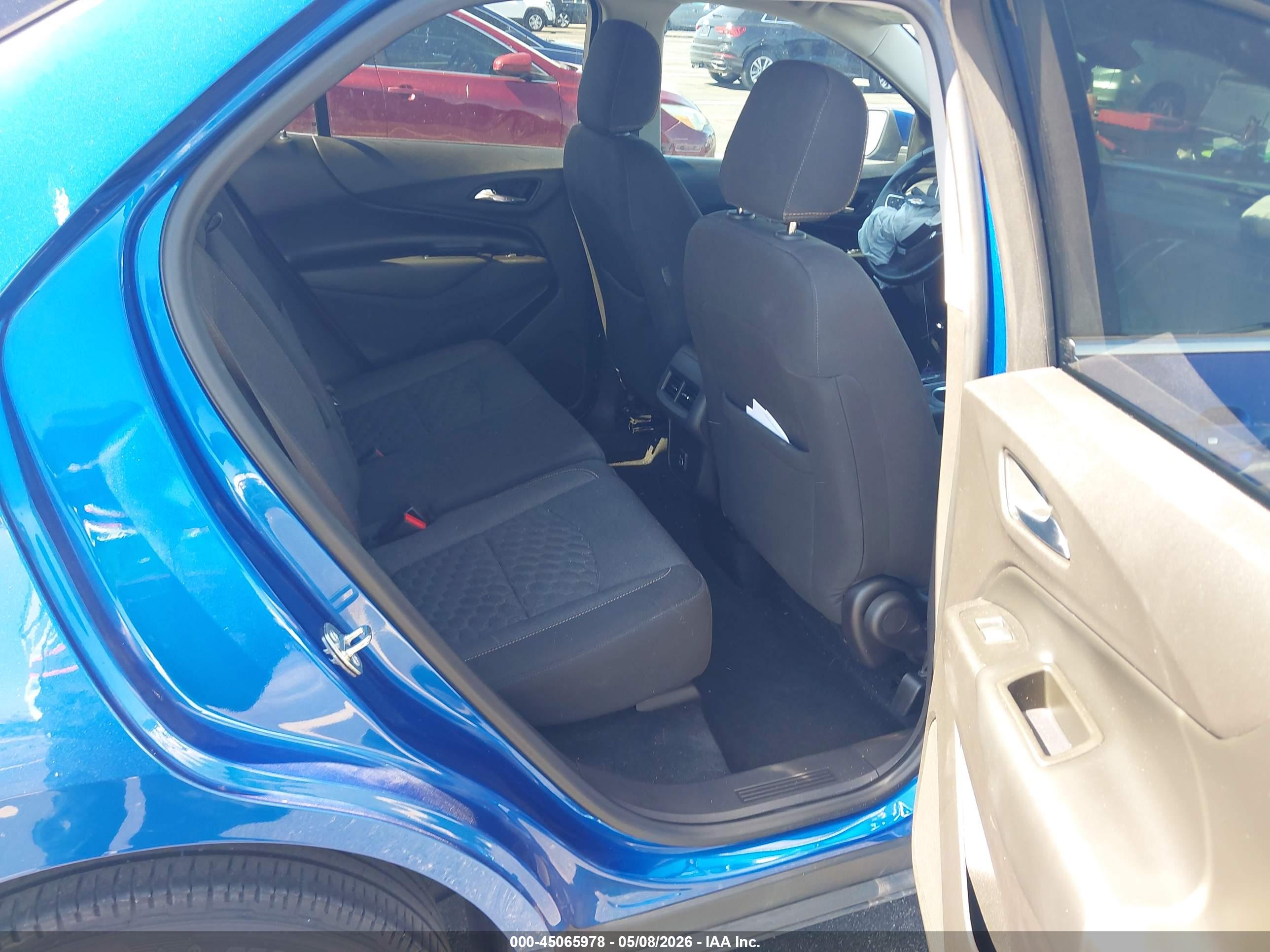 CHEVROLET EQUINOX image 8