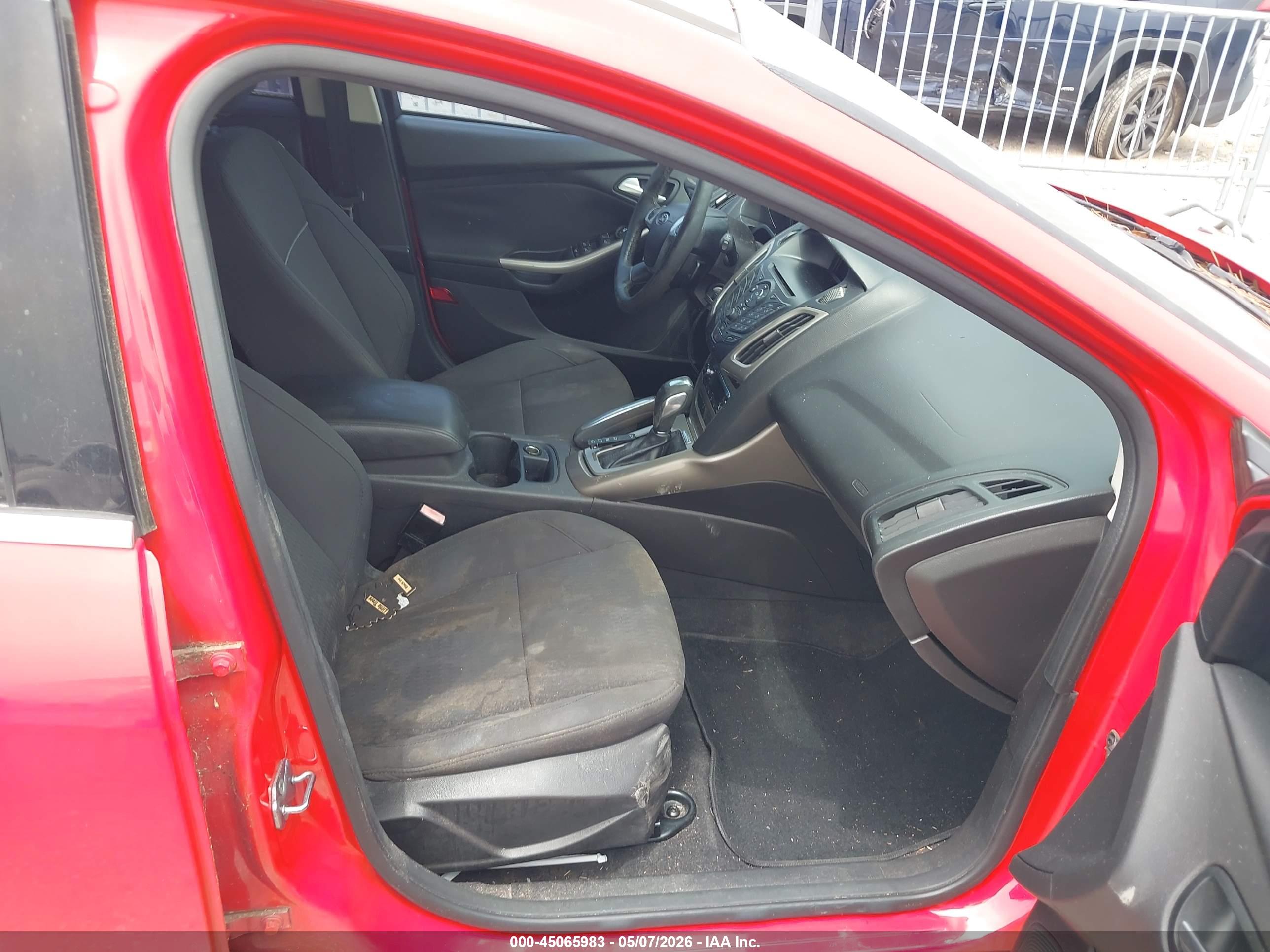 FORD FOCUS image 5
