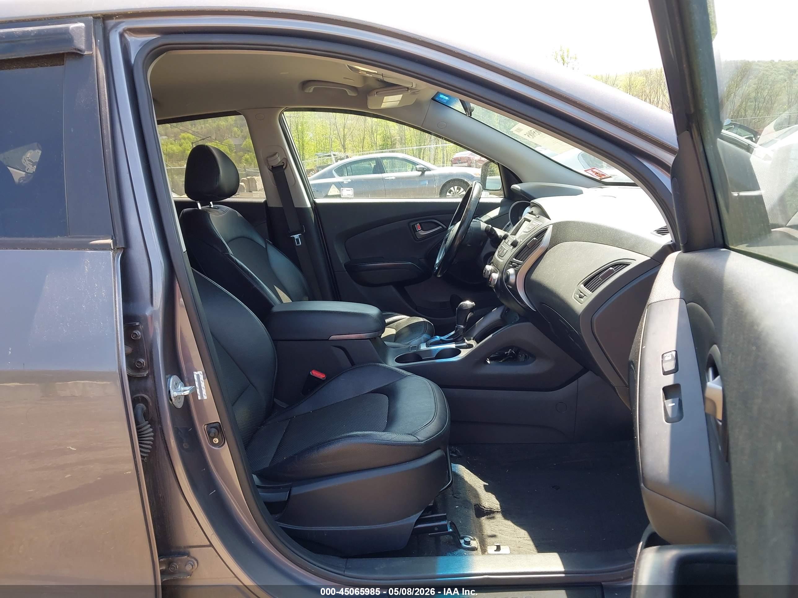 HYUNDAI TUCSON image 5
