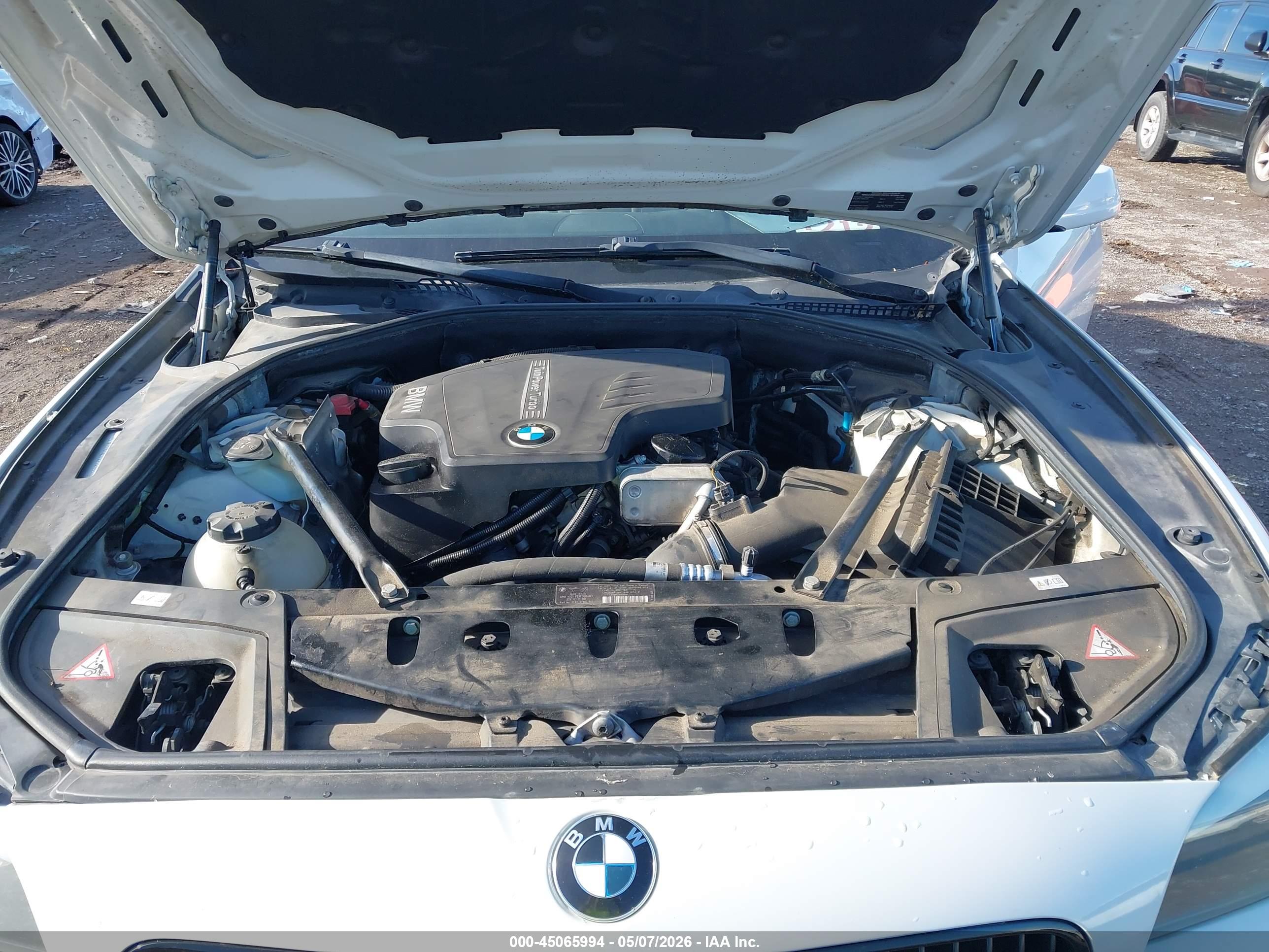 BMW 528I image 10