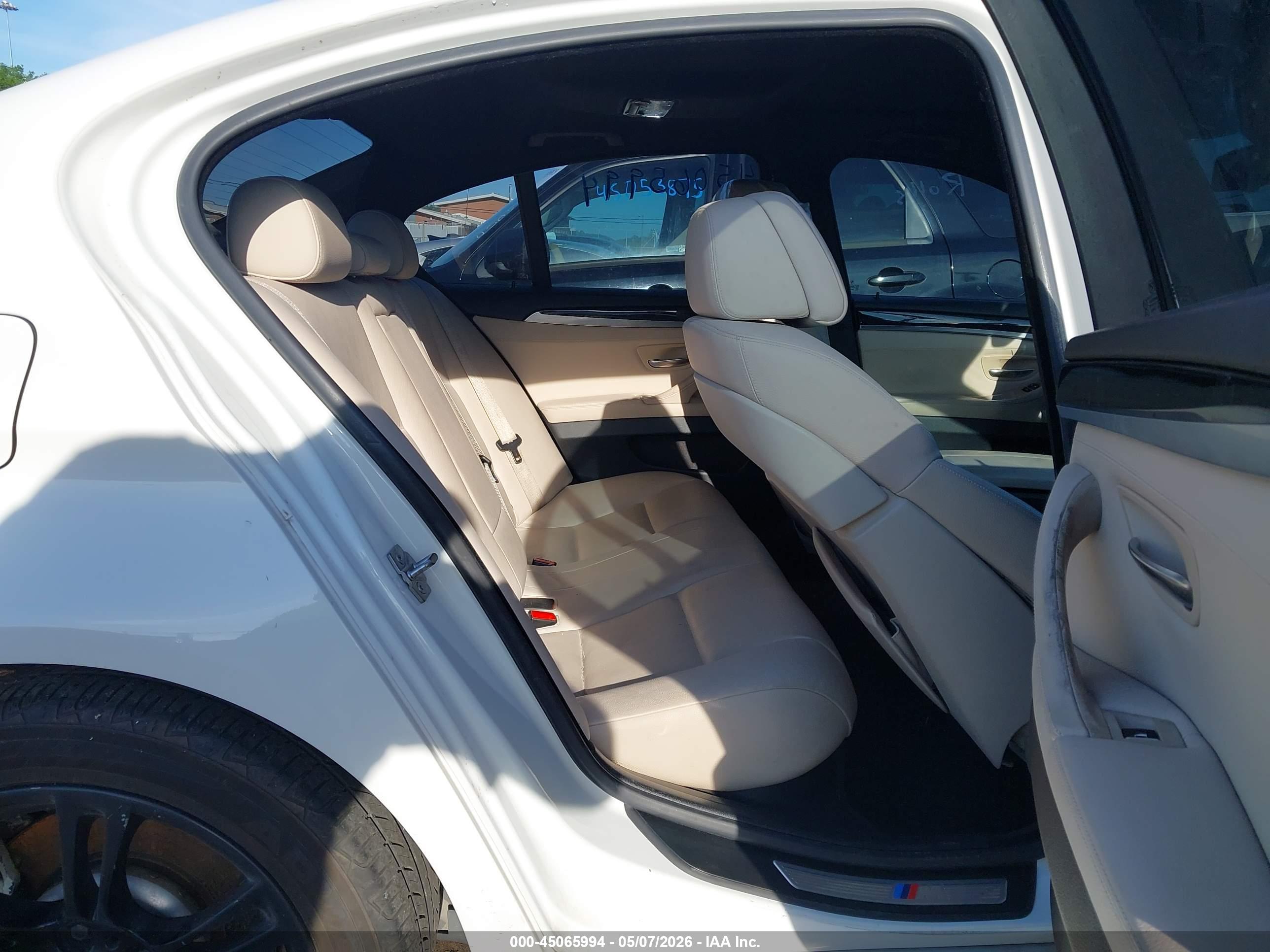 BMW 528I image 8