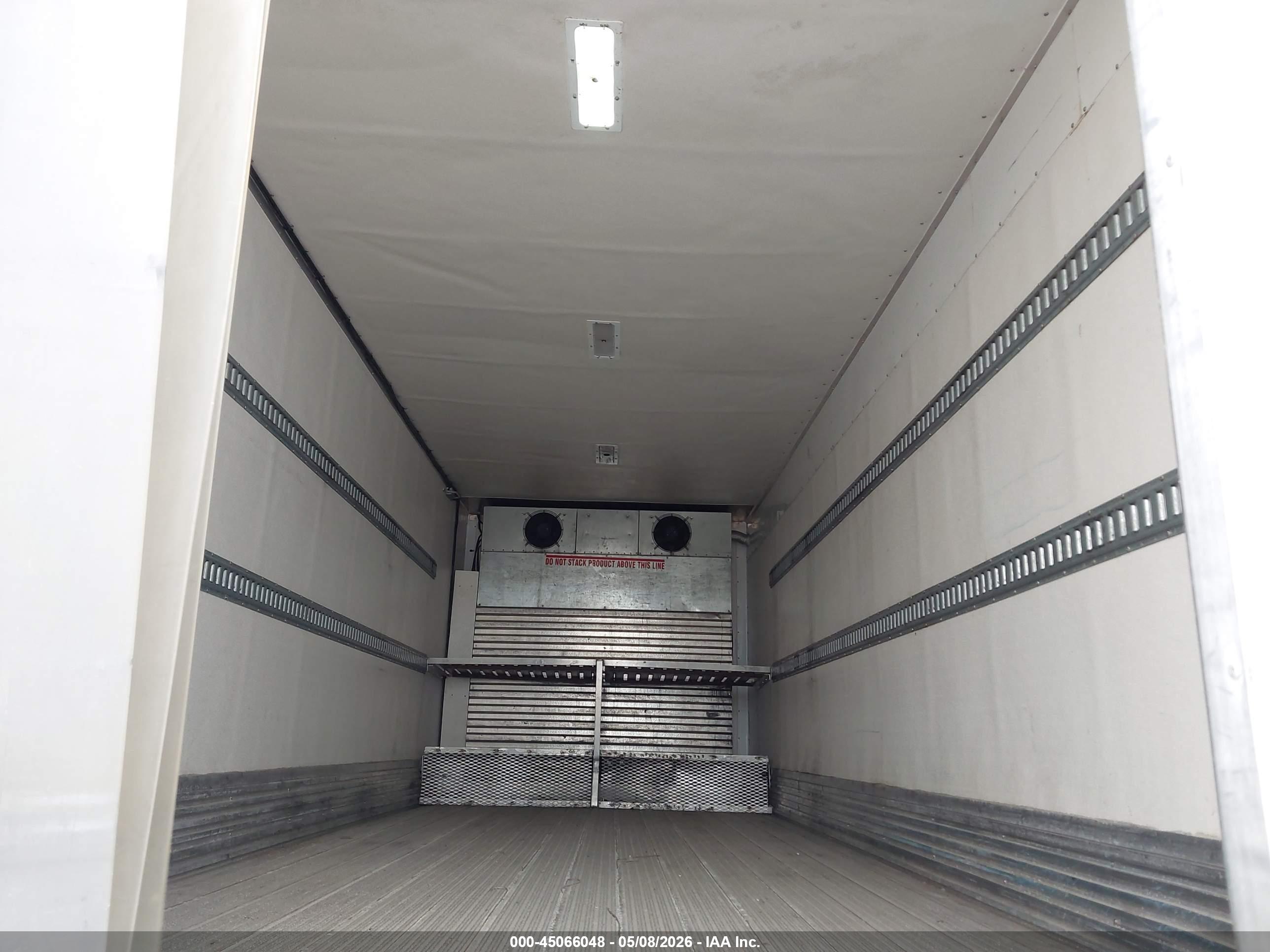 FREIGHTLINER M2 image 7