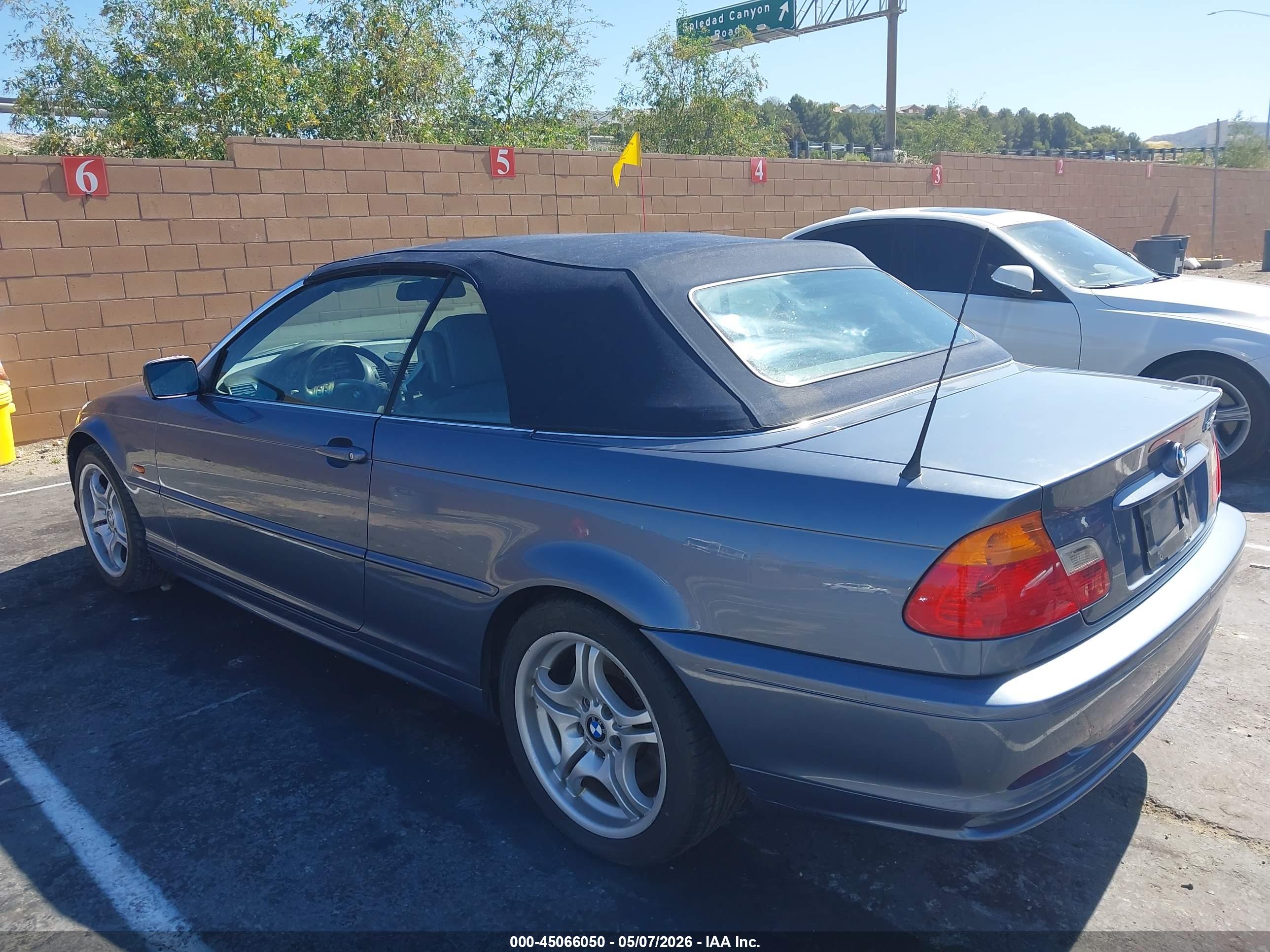 BMW 330CI image 3
