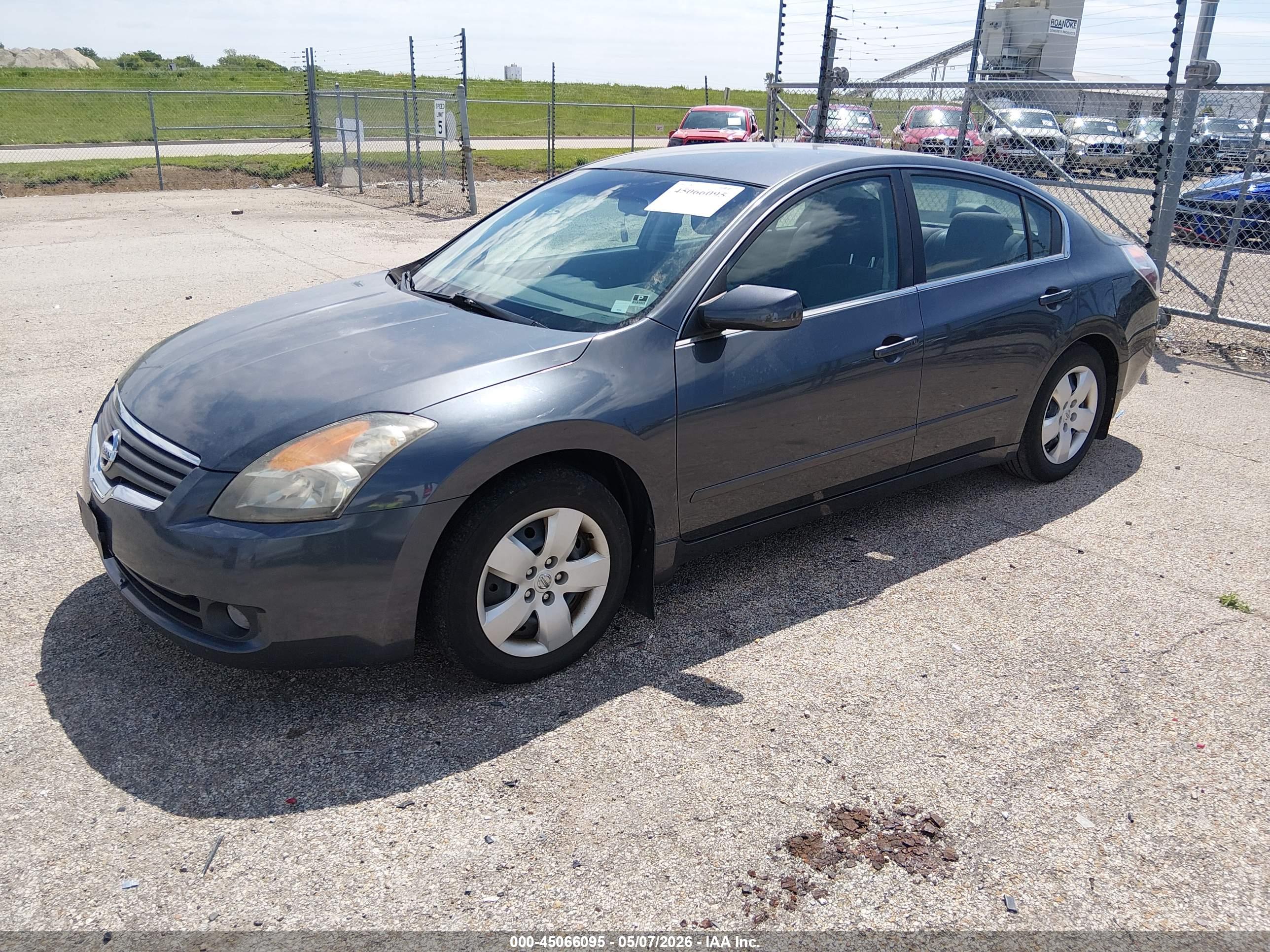 NISSAN ALTIMA image 2