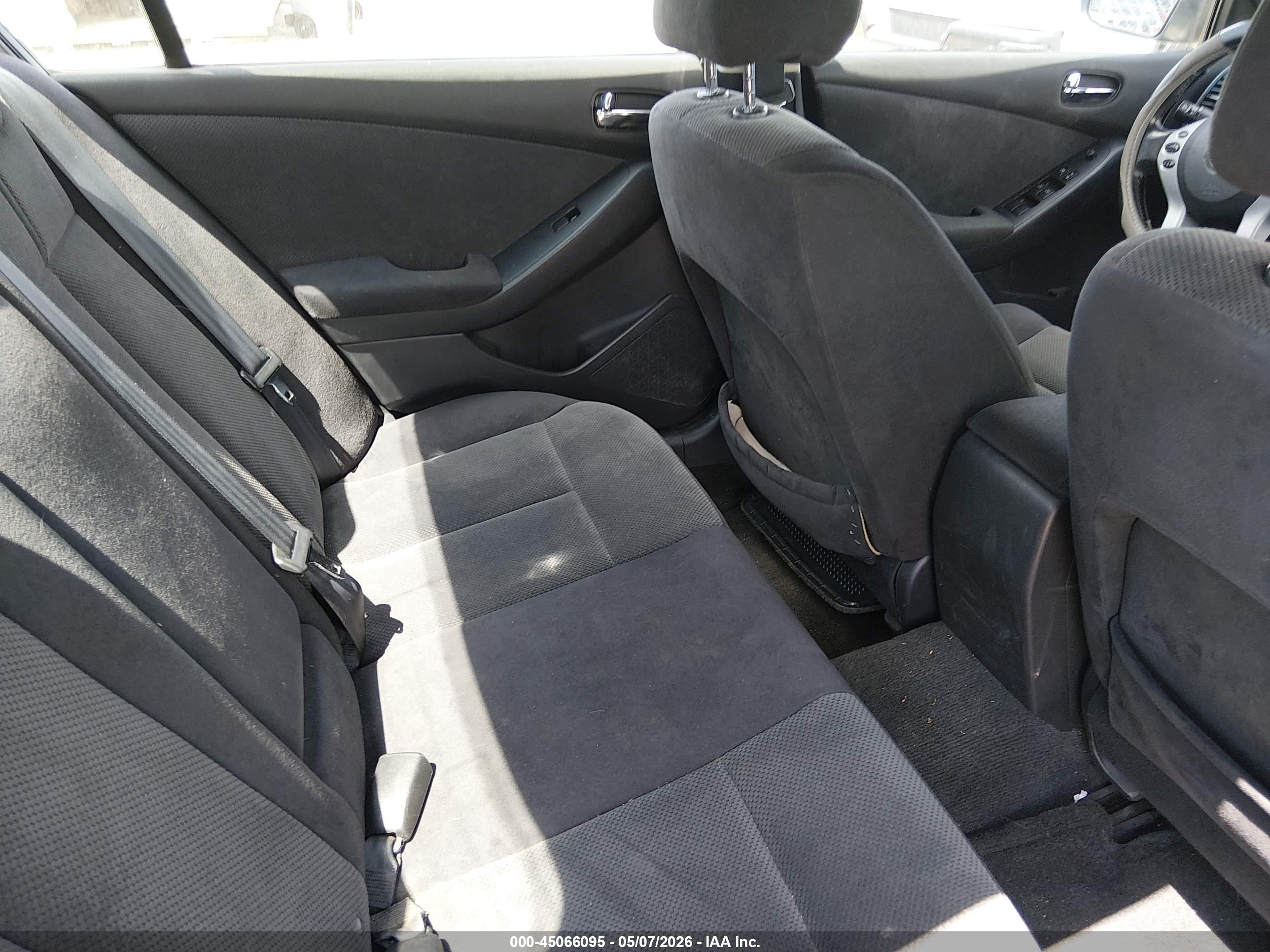 NISSAN ALTIMA image 8