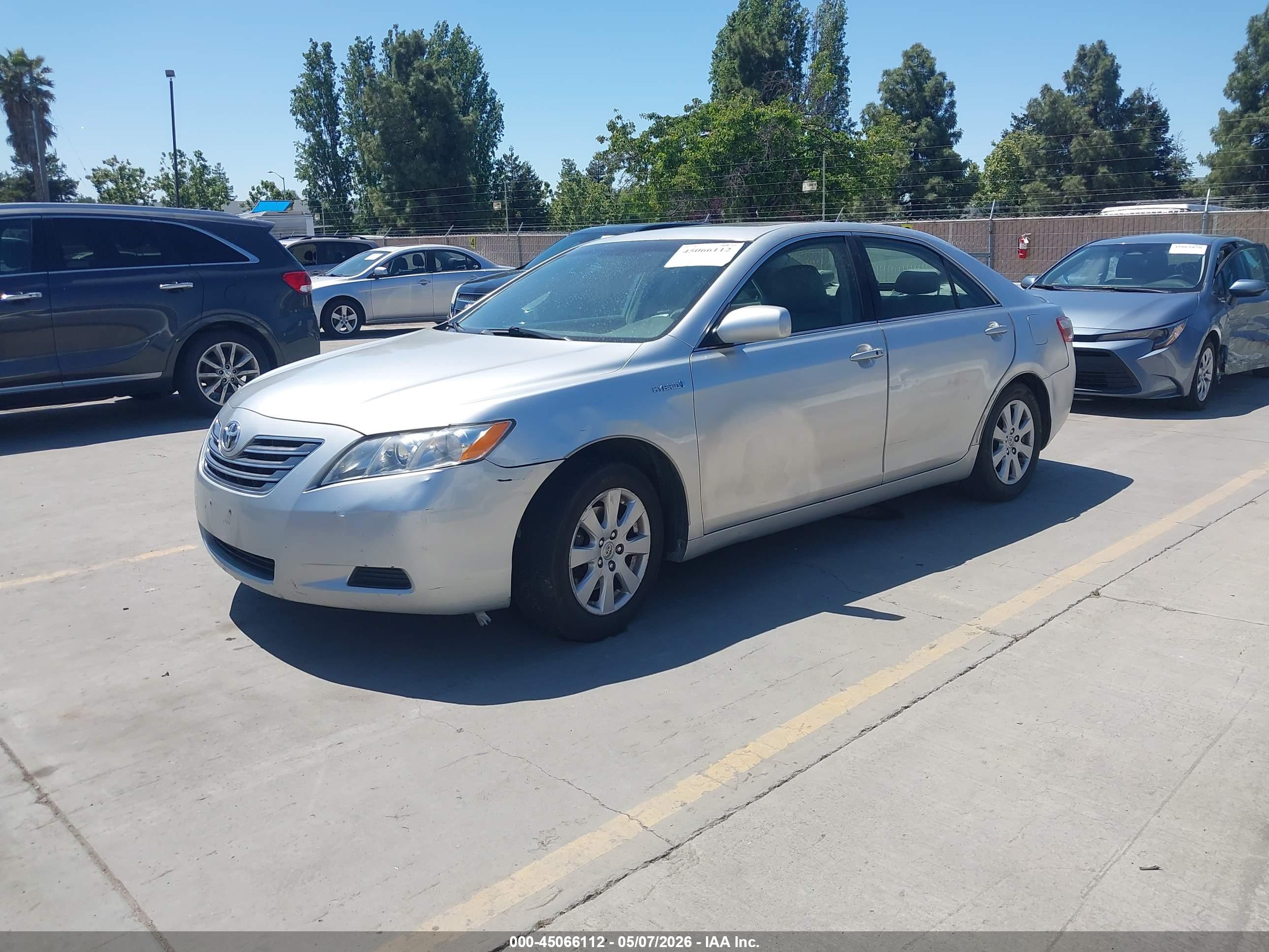 TOYOTA CAMRY image 2