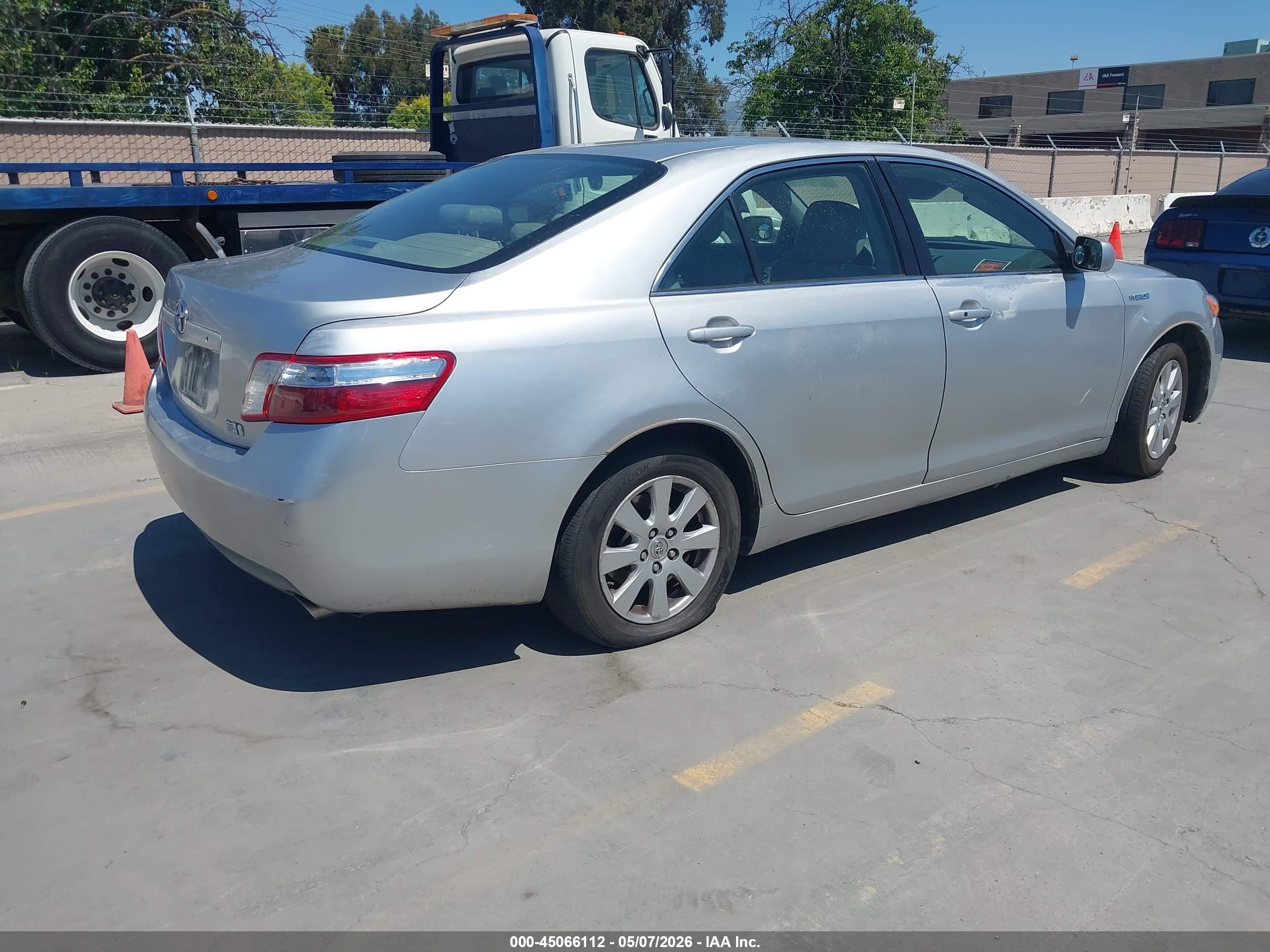 TOYOTA CAMRY image 4