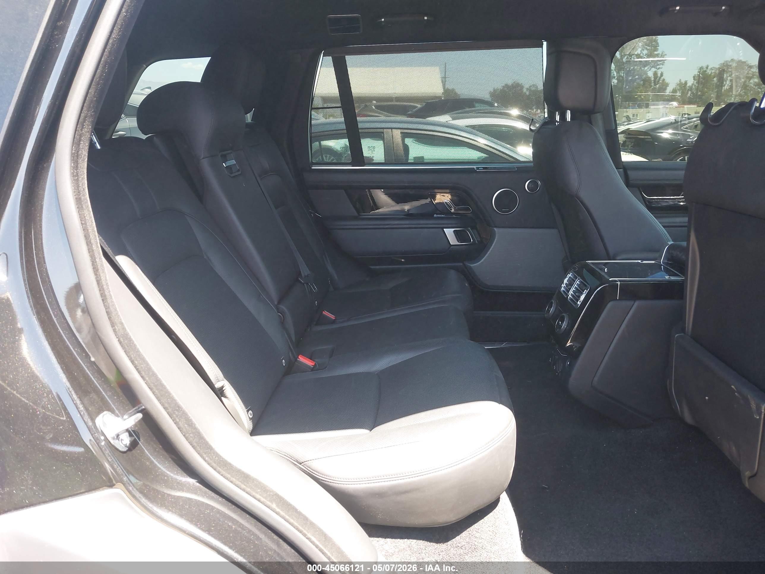 LAND ROVER image 8