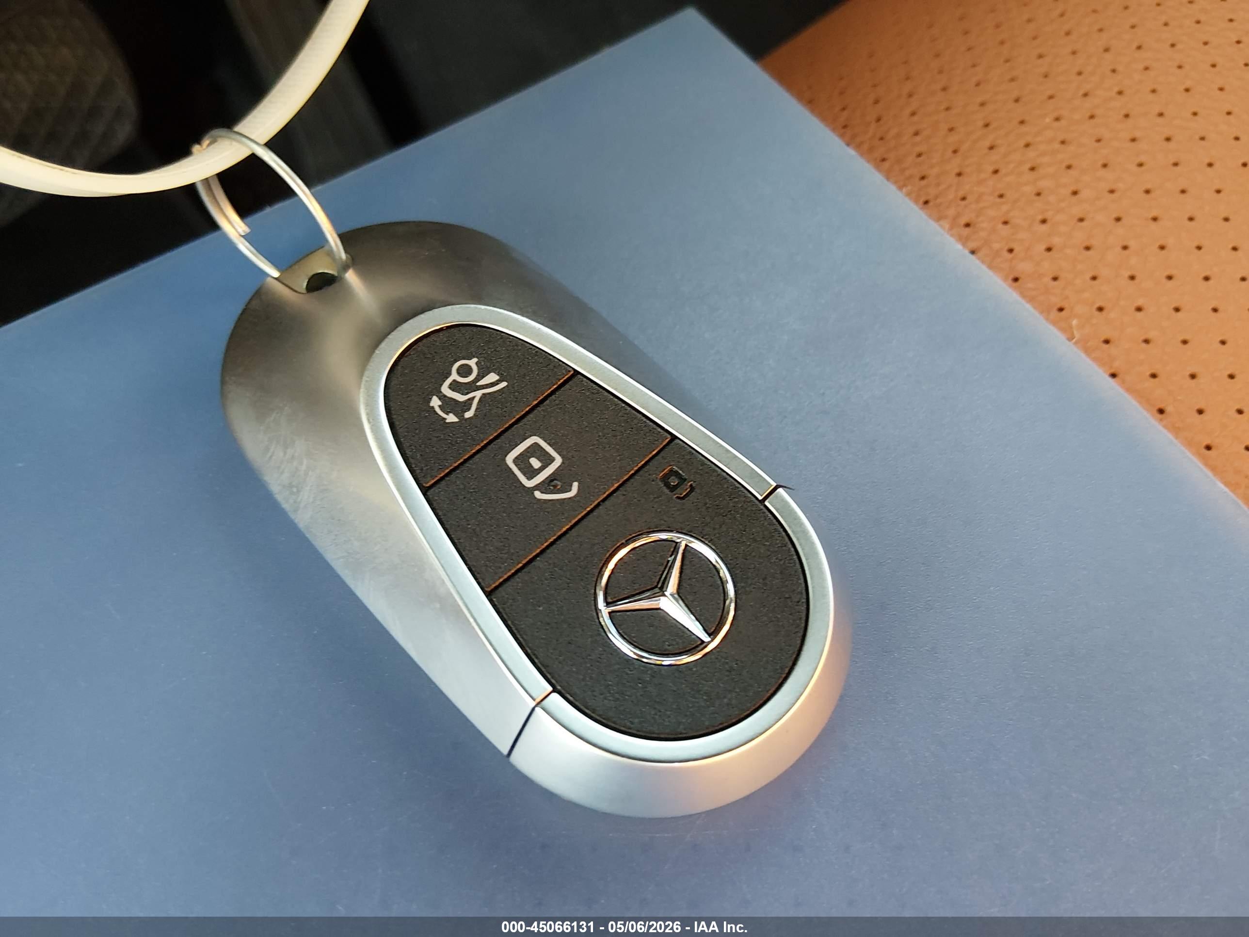 MERCEDES-BENZ GLC image 11