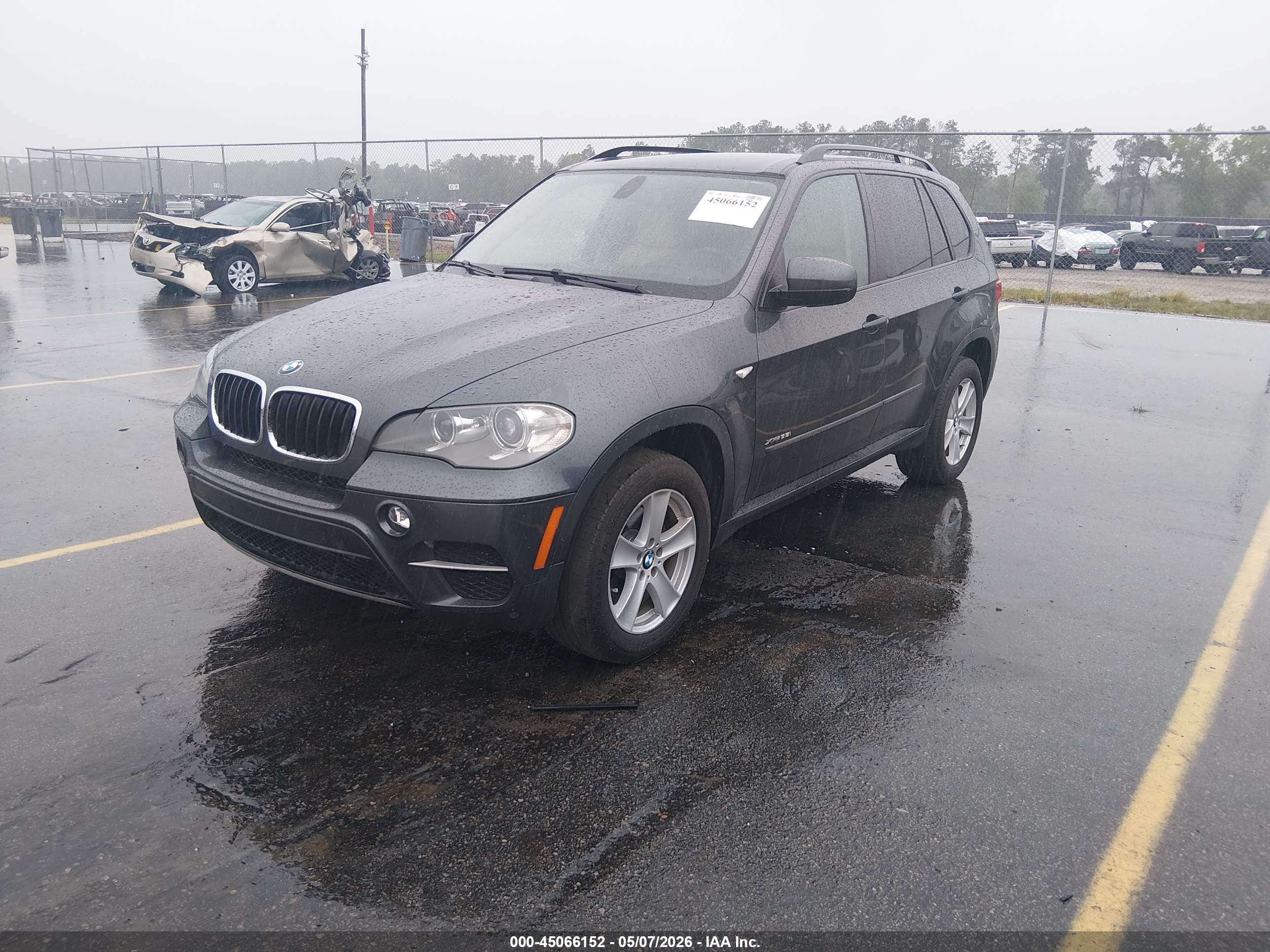 BMW X5 image 2
