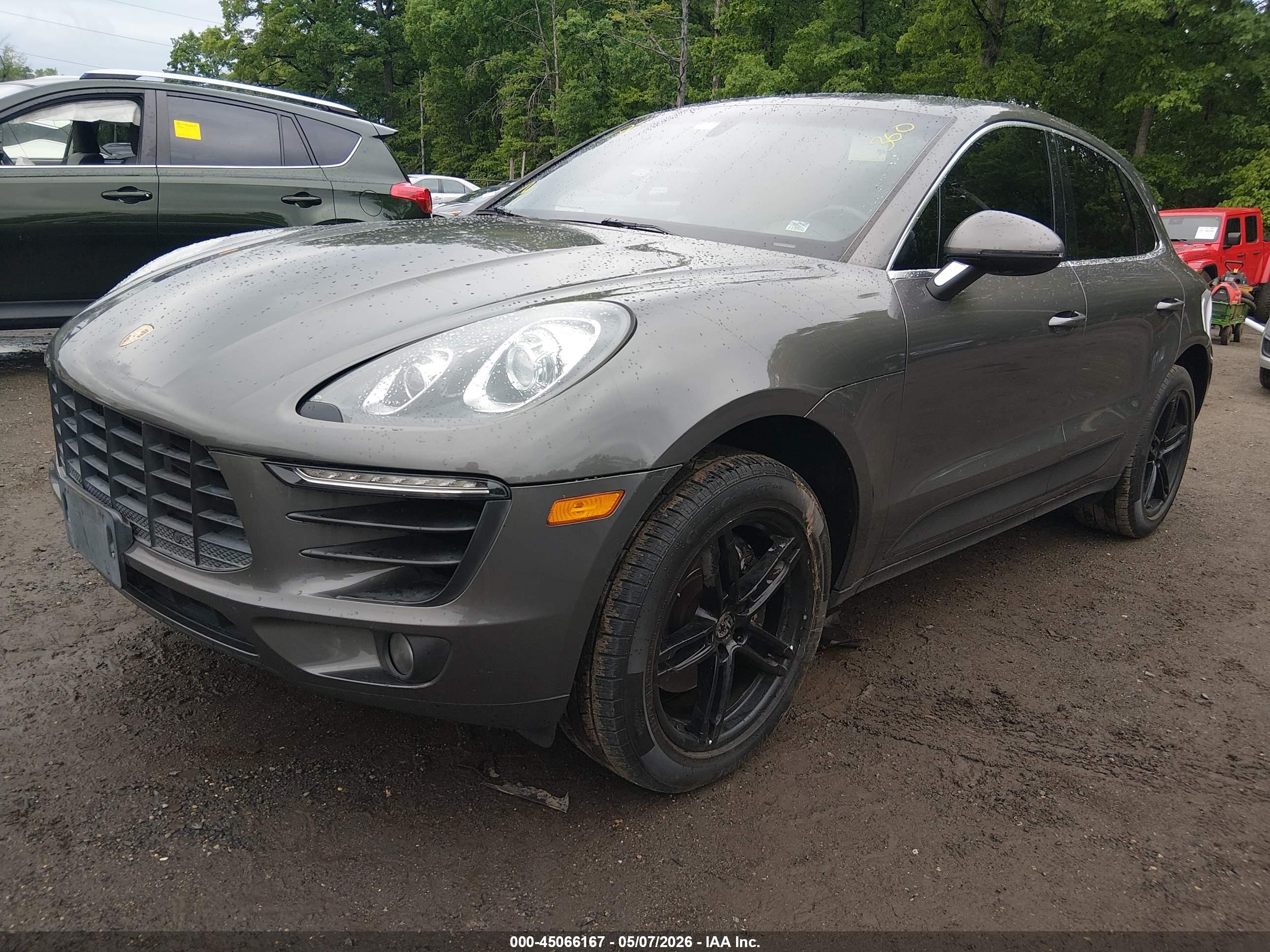 PORSCHE MACAN image 2