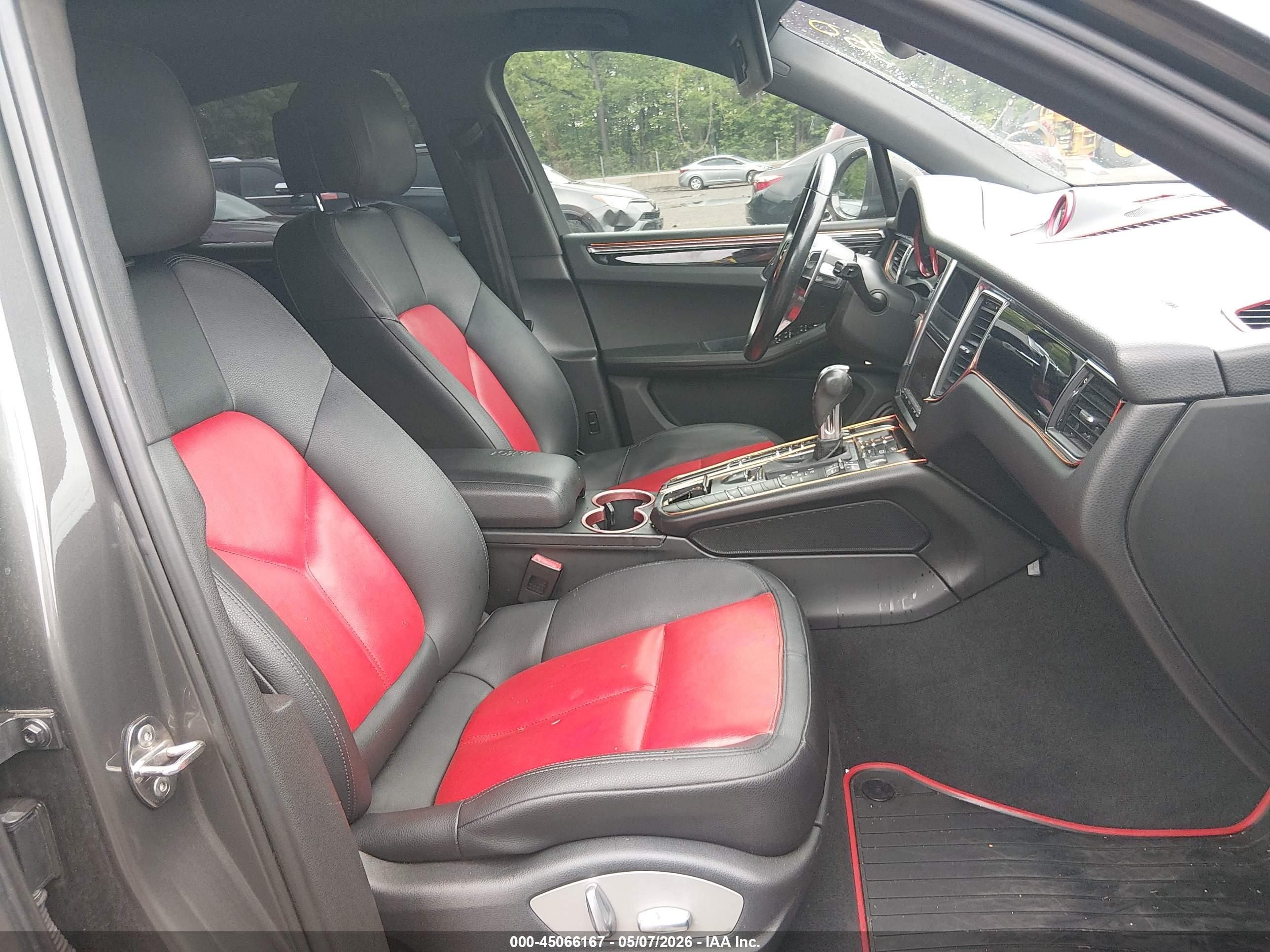 PORSCHE MACAN image 5