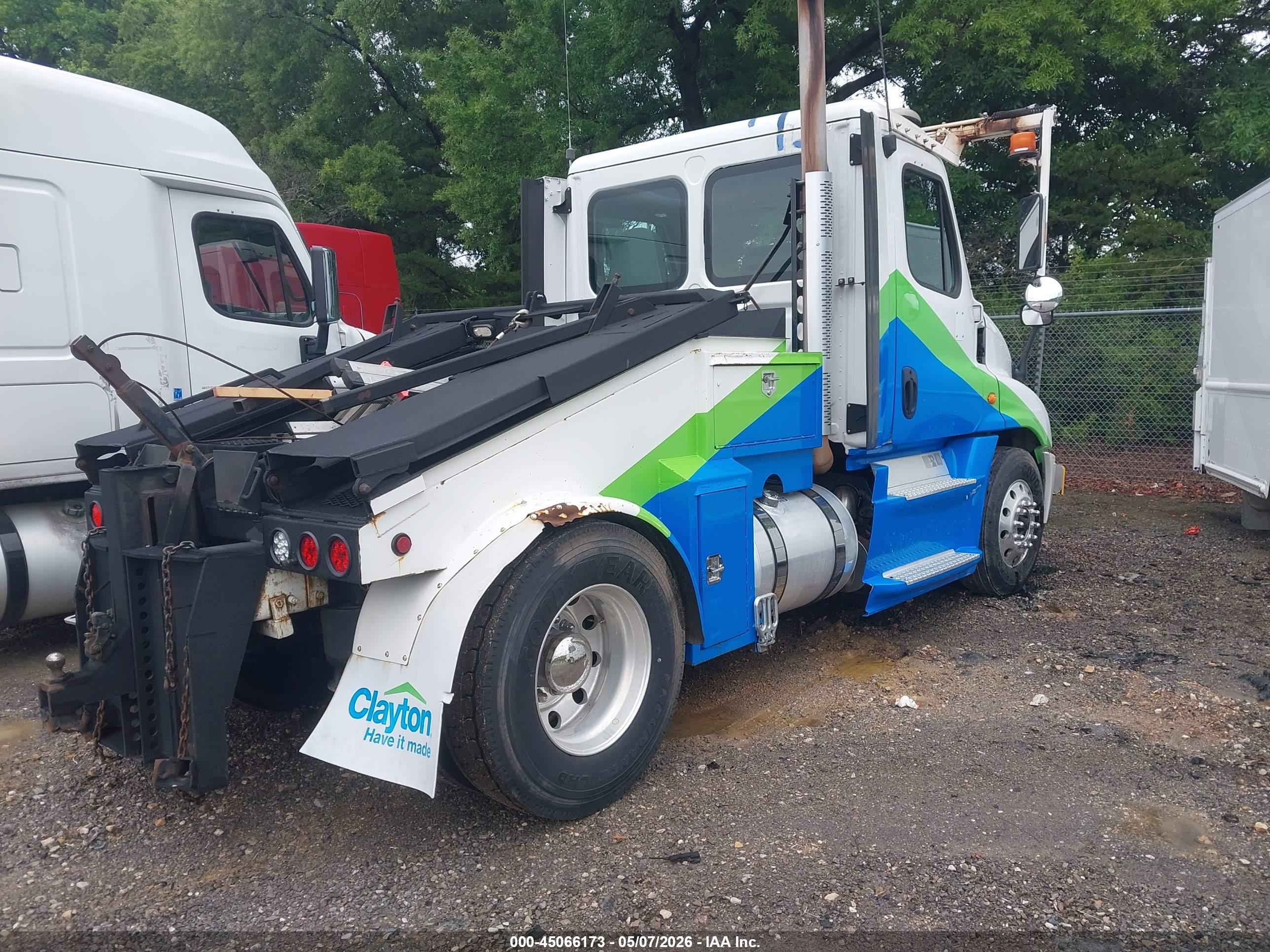 FREIGHTLINER CASCADIA image 4