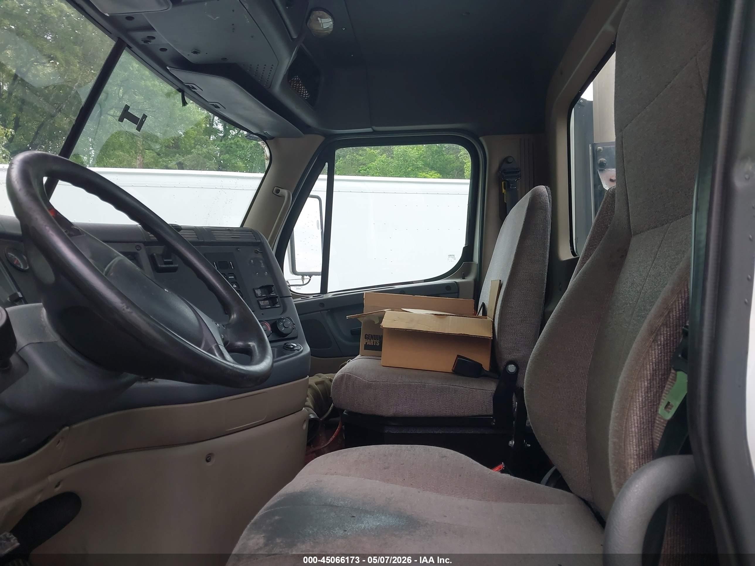 FREIGHTLINER CASCADIA image 7