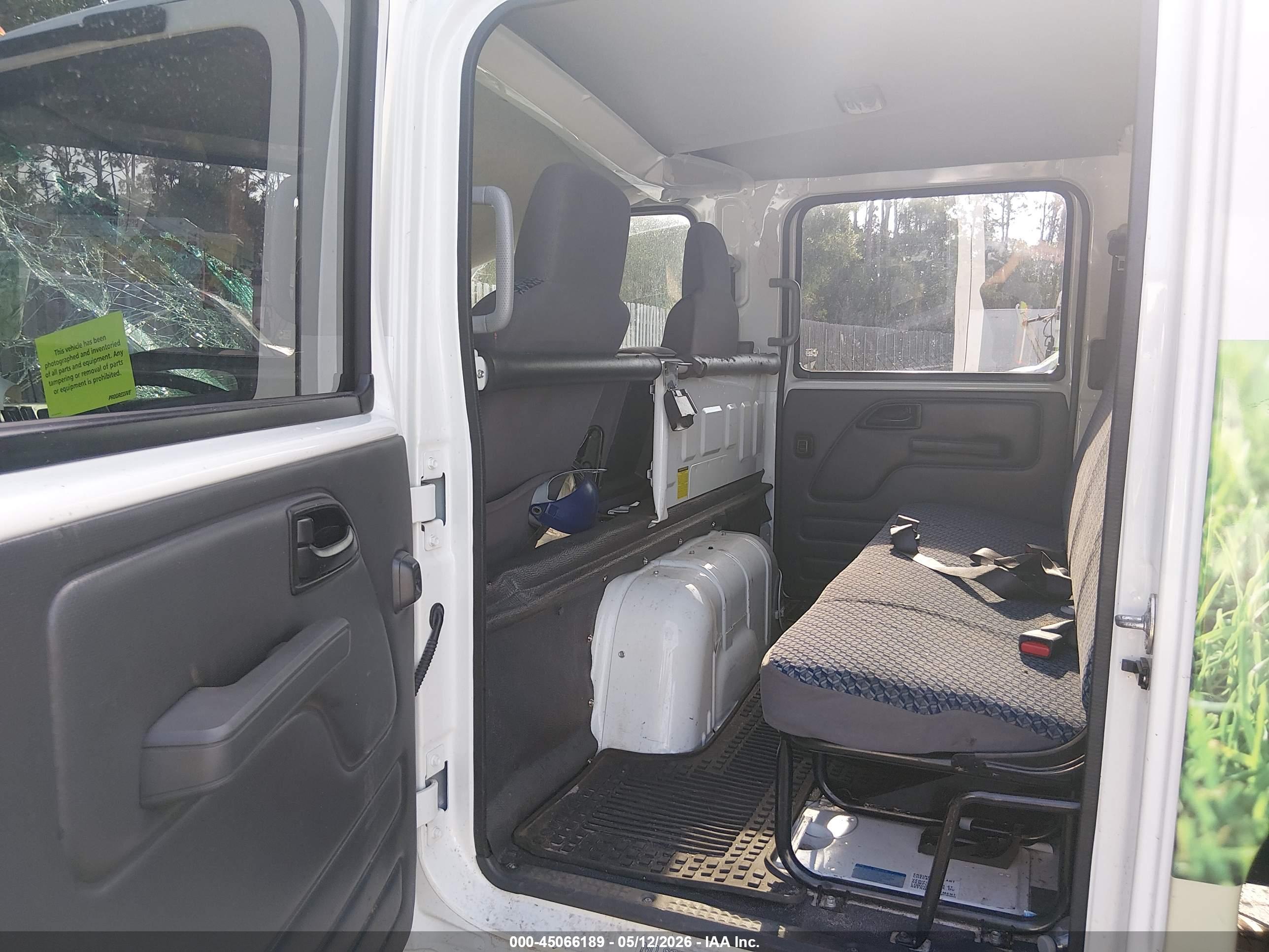 ISUZU NRR image 8