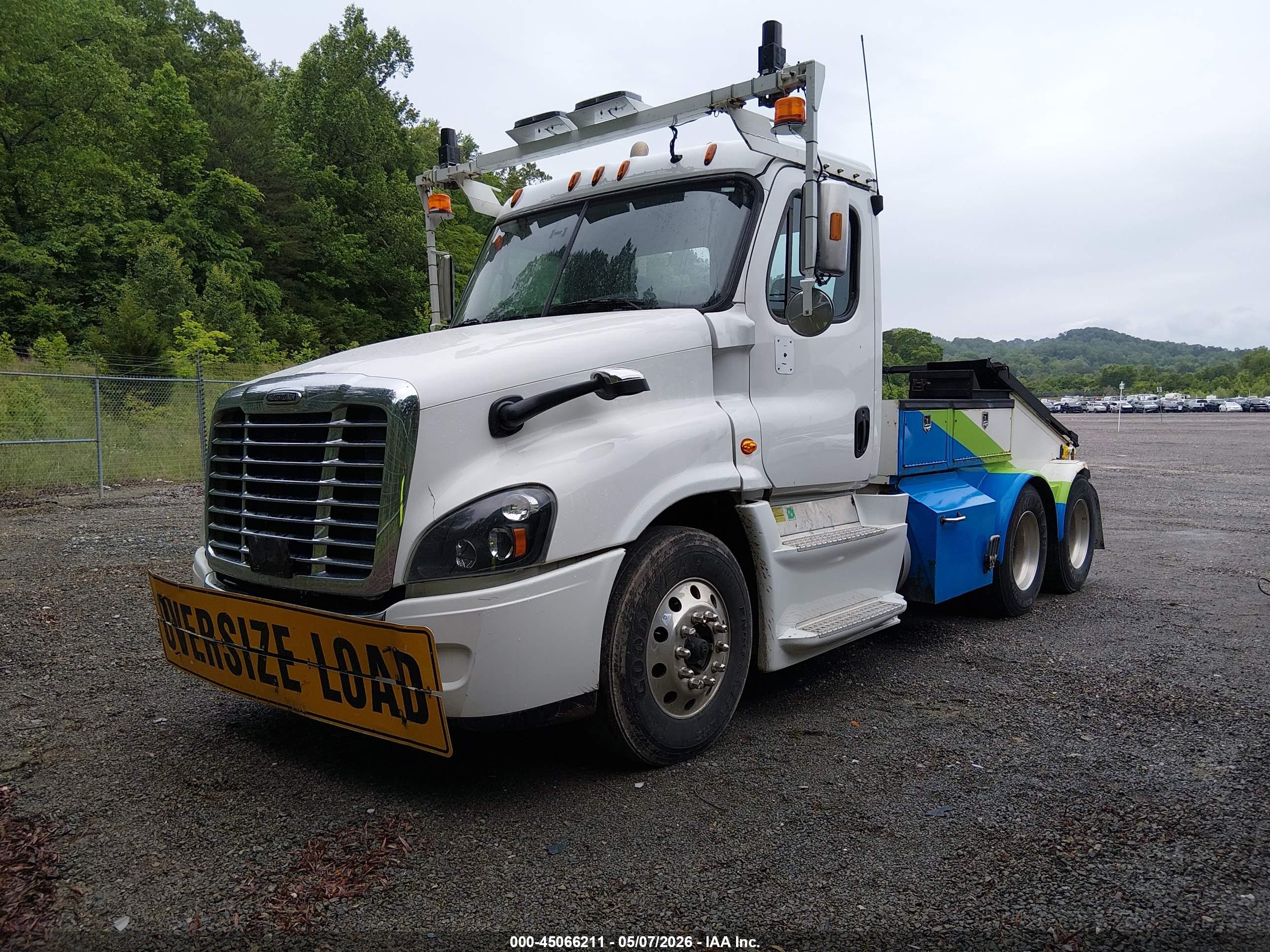 FREIGHTLINER CASCADIA image 2