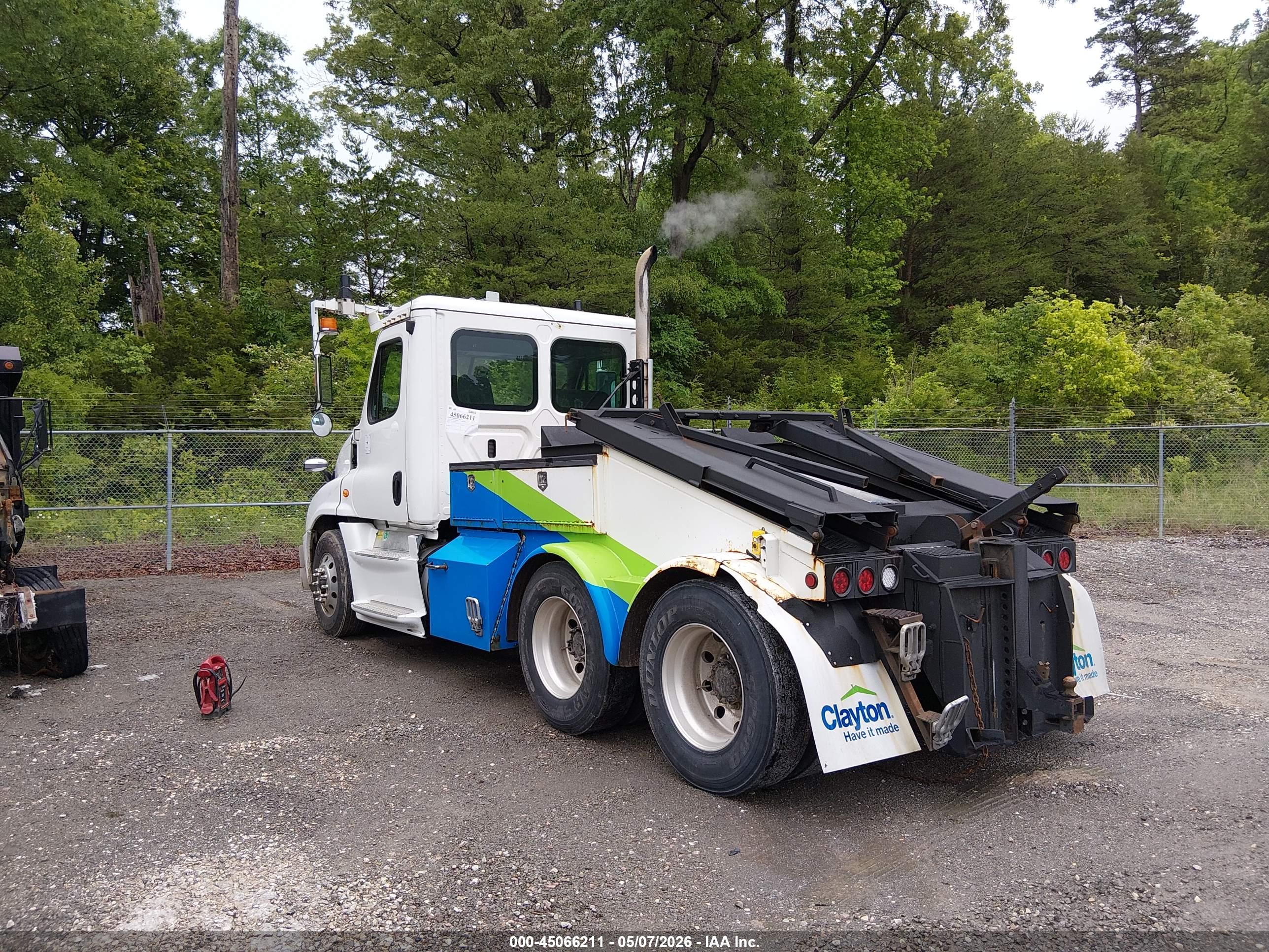 FREIGHTLINER CASCADIA image 3