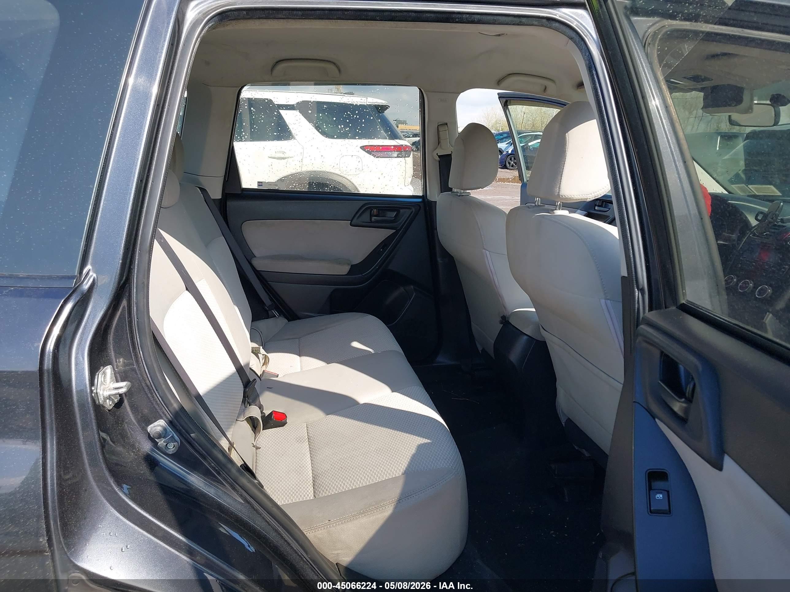 SUBARU FORESTER image 8