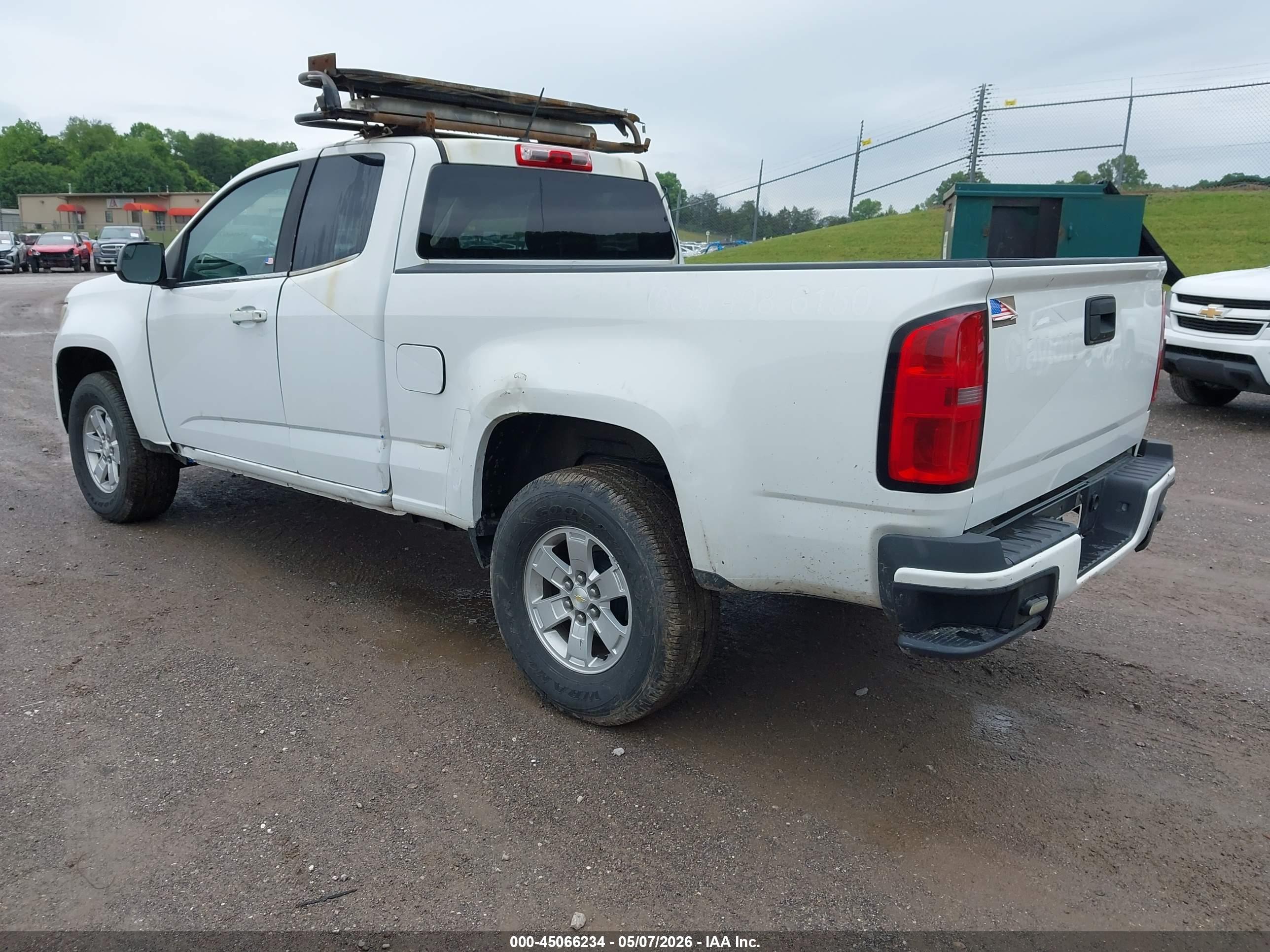 CHEVROLET COLORADO image 3