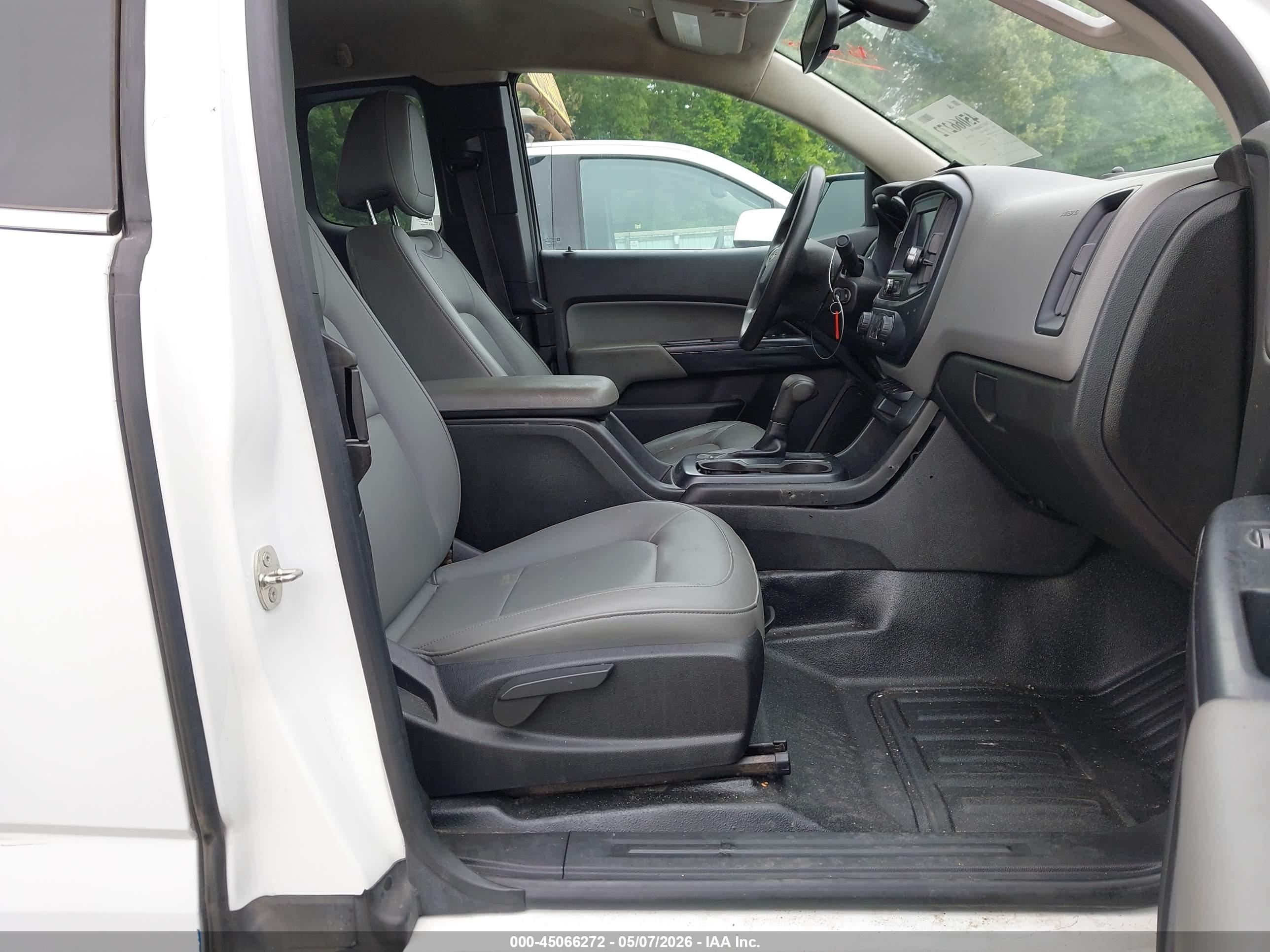 CHEVROLET COLORADO image 5