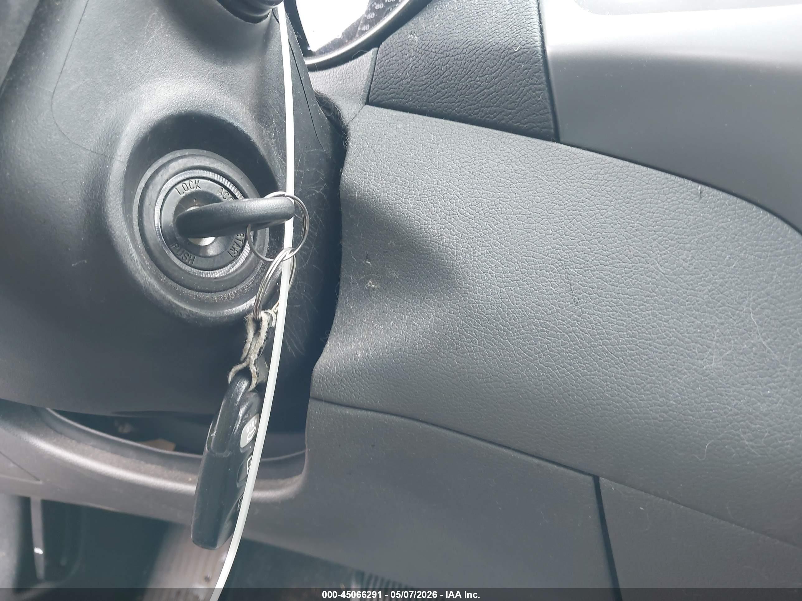 HYUNDAI ELANTRA image 11