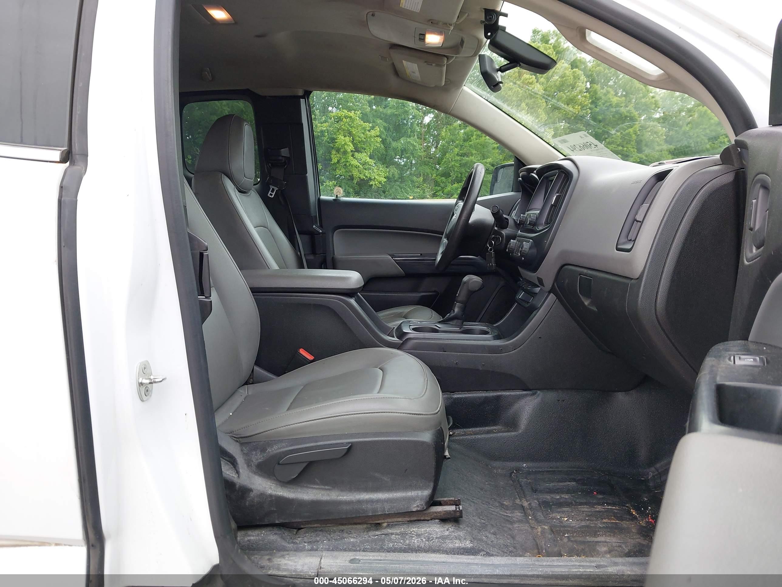 CHEVROLET COLORADO image 5