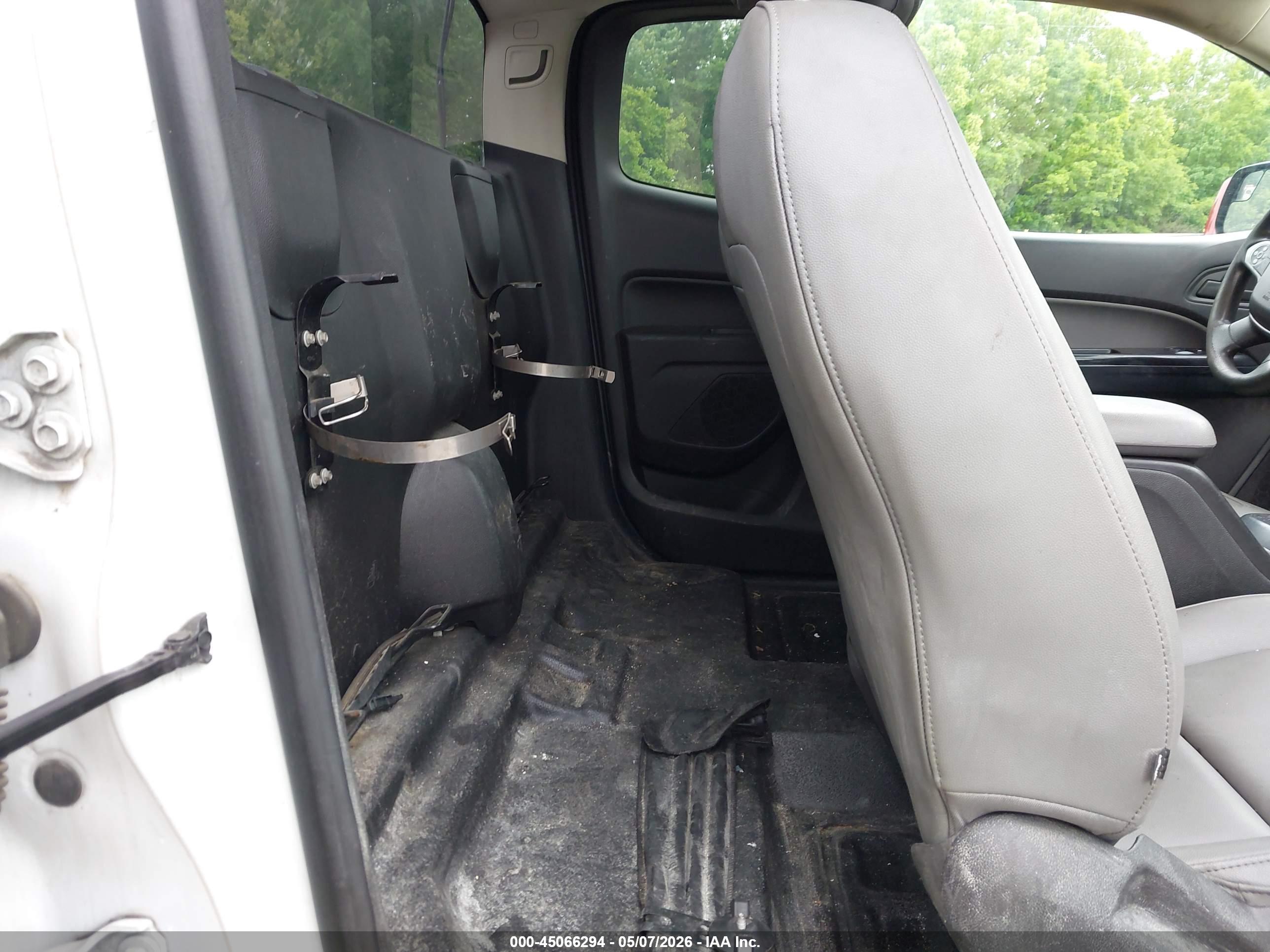 CHEVROLET COLORADO image 8