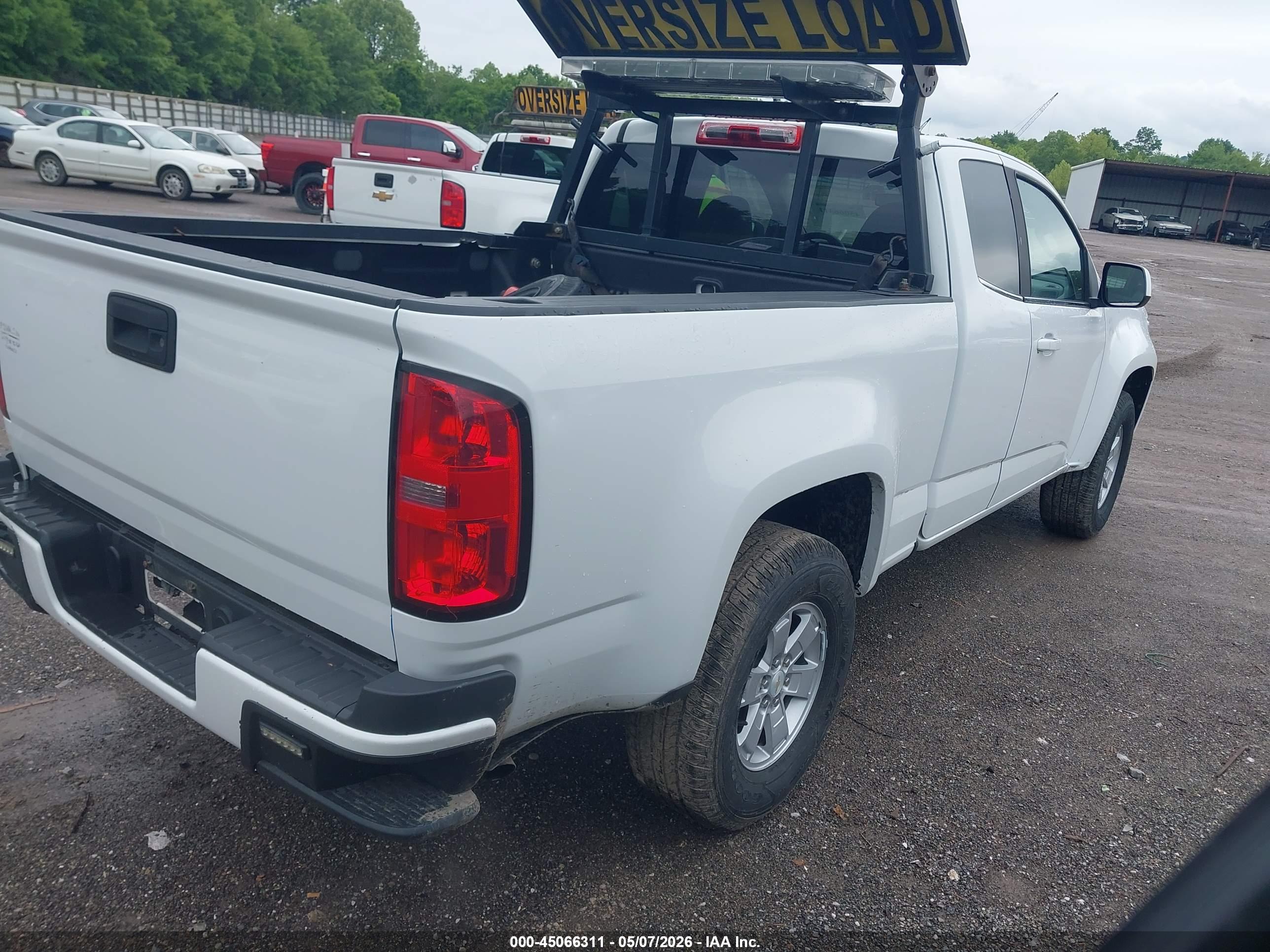 CHEVROLET COLORADO image 4