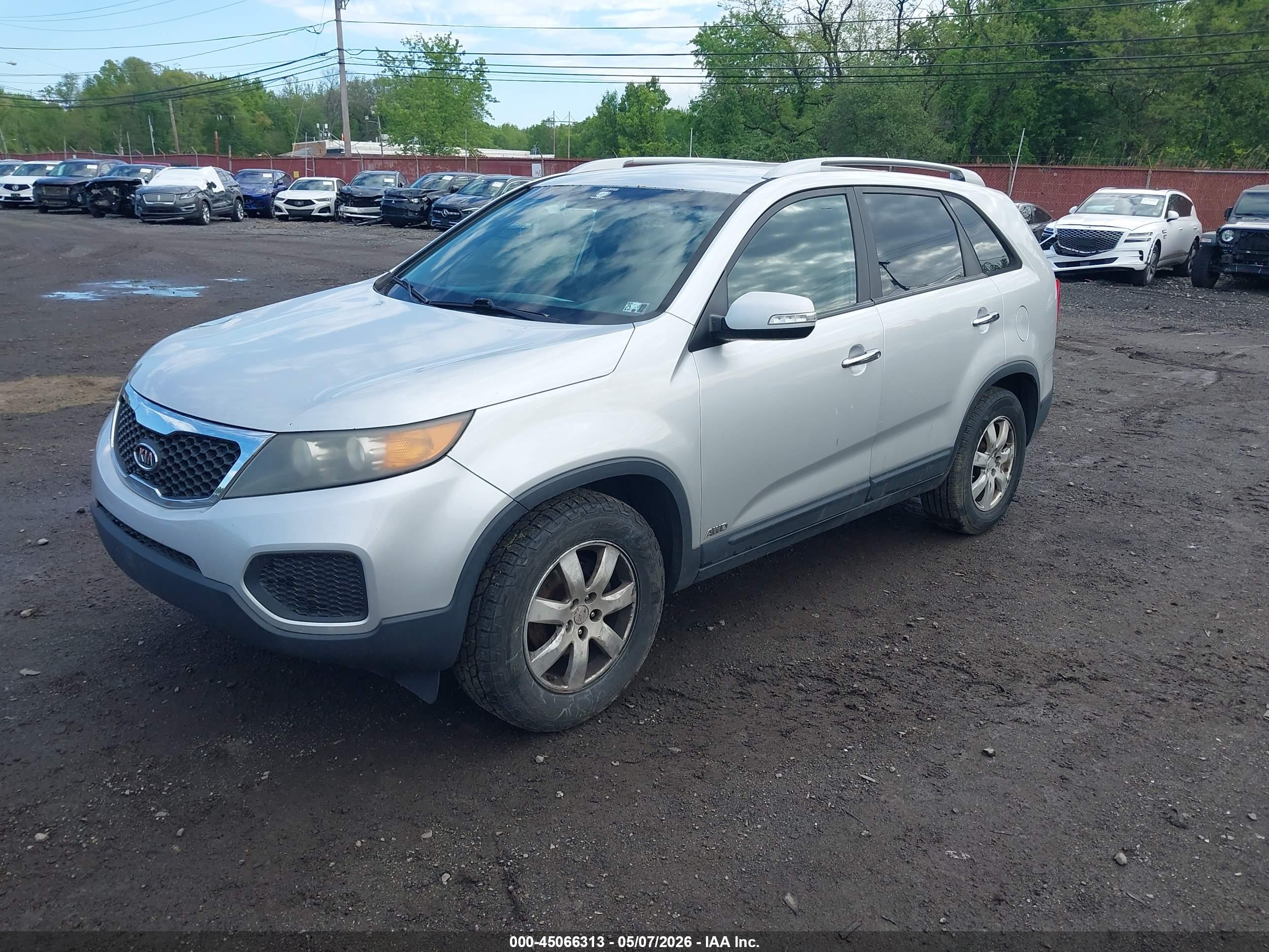 KIA SORENTO image 2