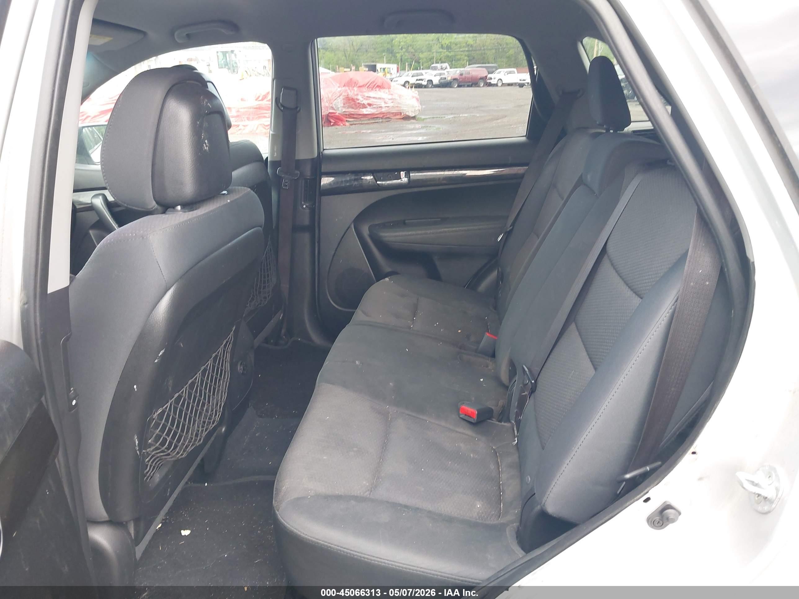 KIA SORENTO image 8