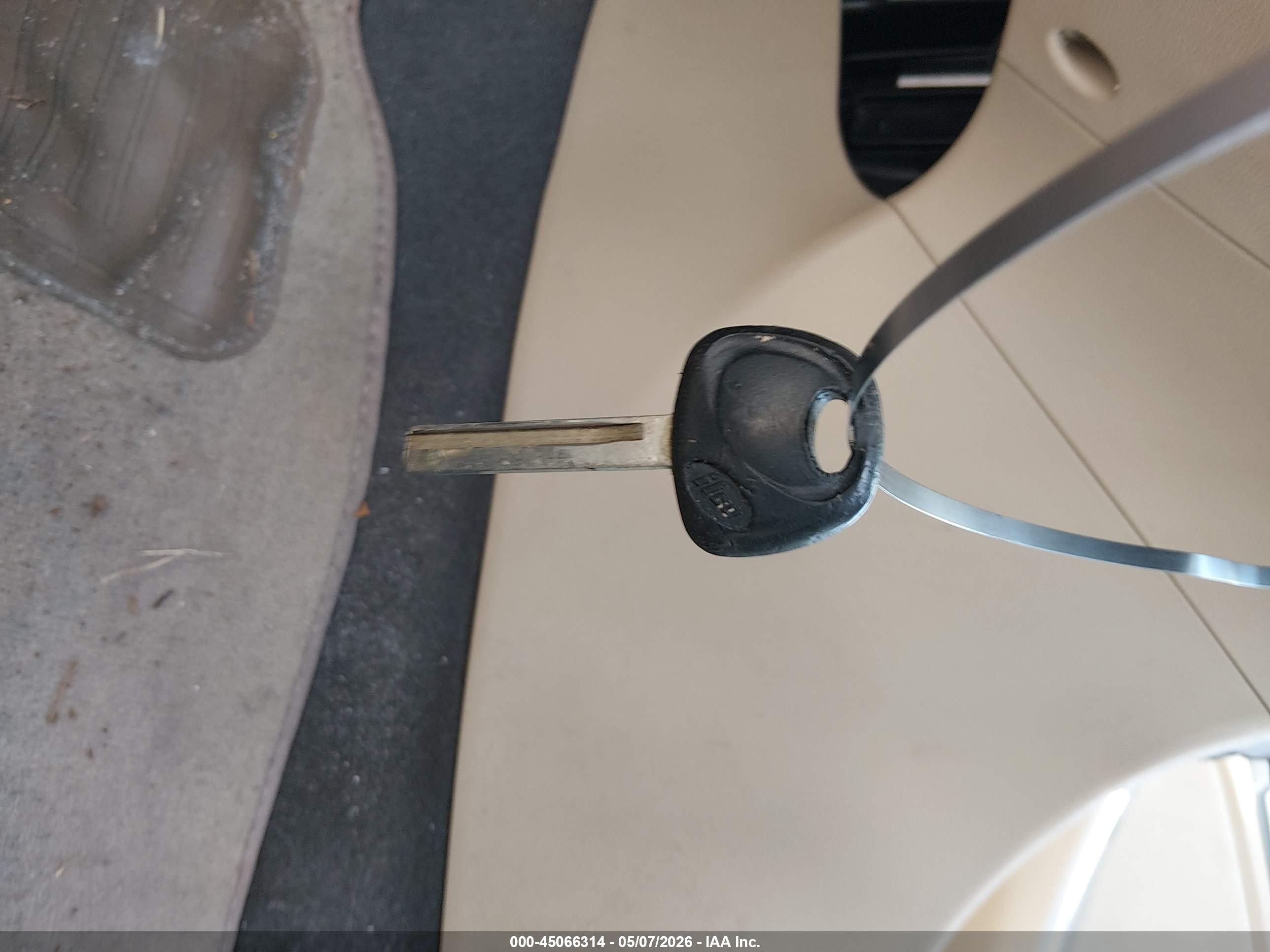 HYUNDAI ACCENT image 11