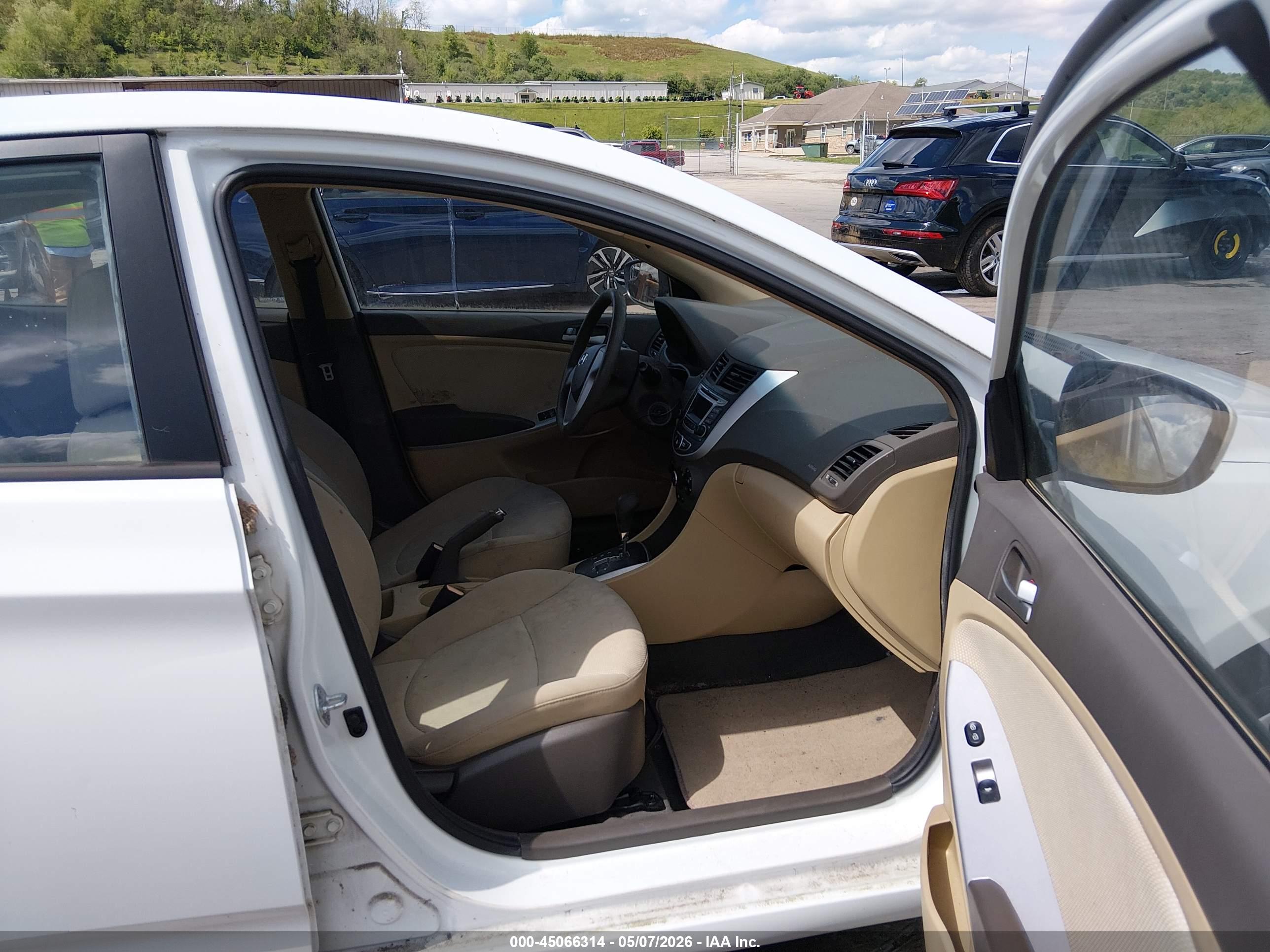 HYUNDAI ACCENT image 5