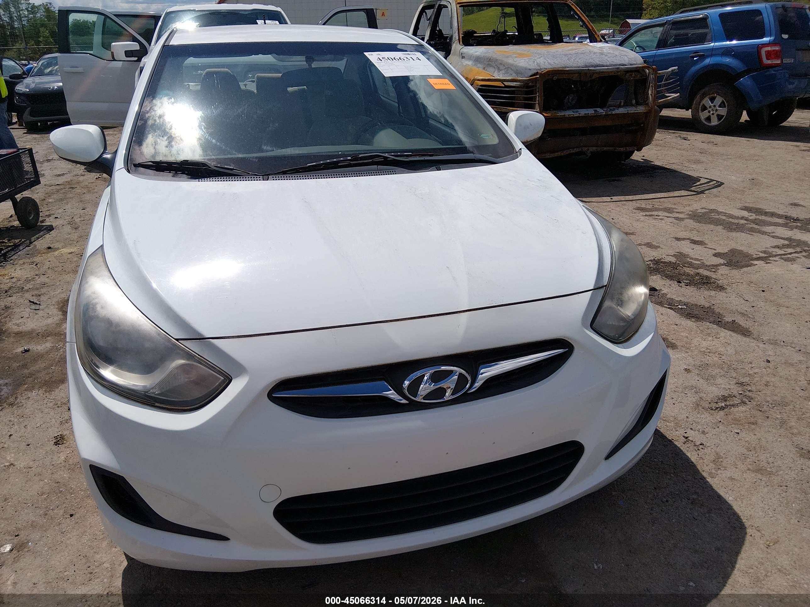HYUNDAI ACCENT image 6