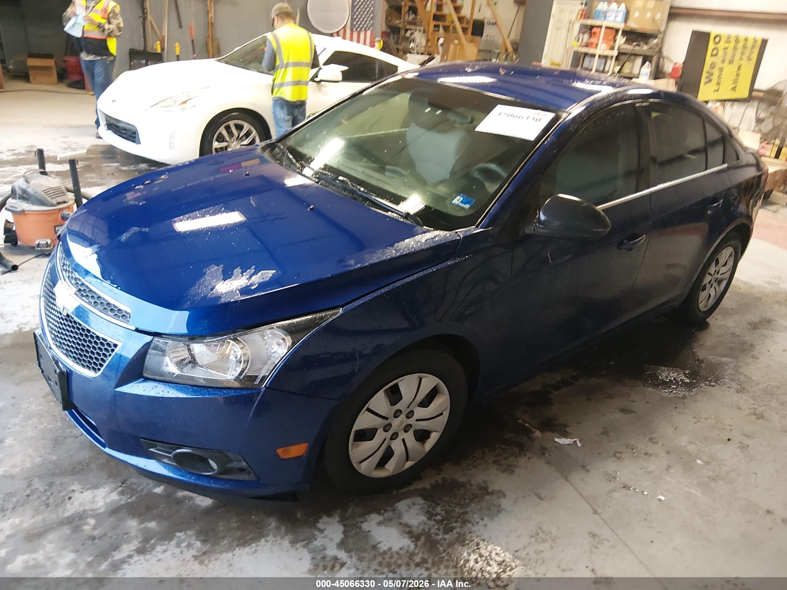 CHEVROLET CRUZE image 2